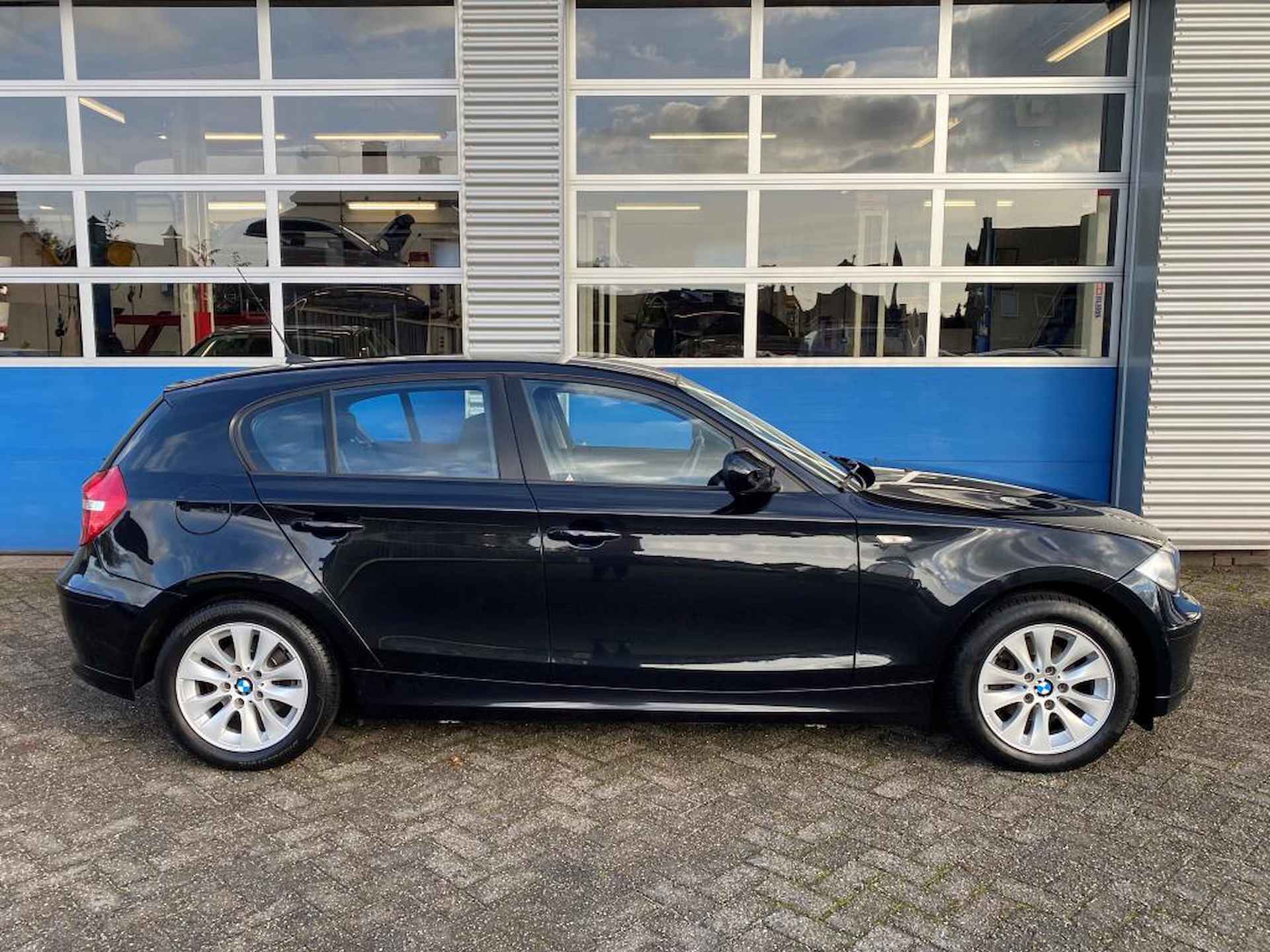 BMW 1-serie 116i Business Line - 2/15