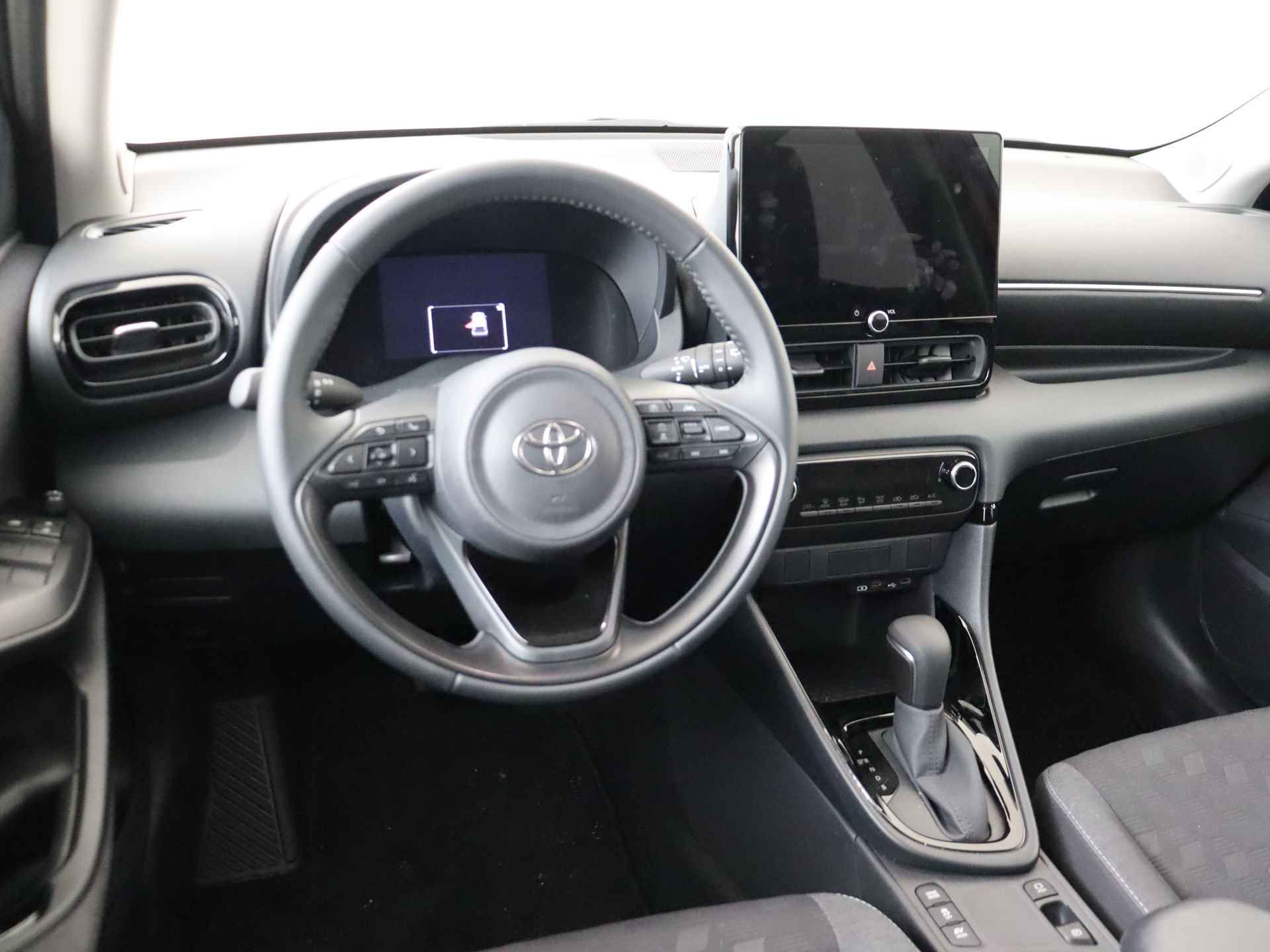 Toyota Yaris Hybrid 115 First Edition | Navigatie | Apple CarPlay | Camera | - 6/39