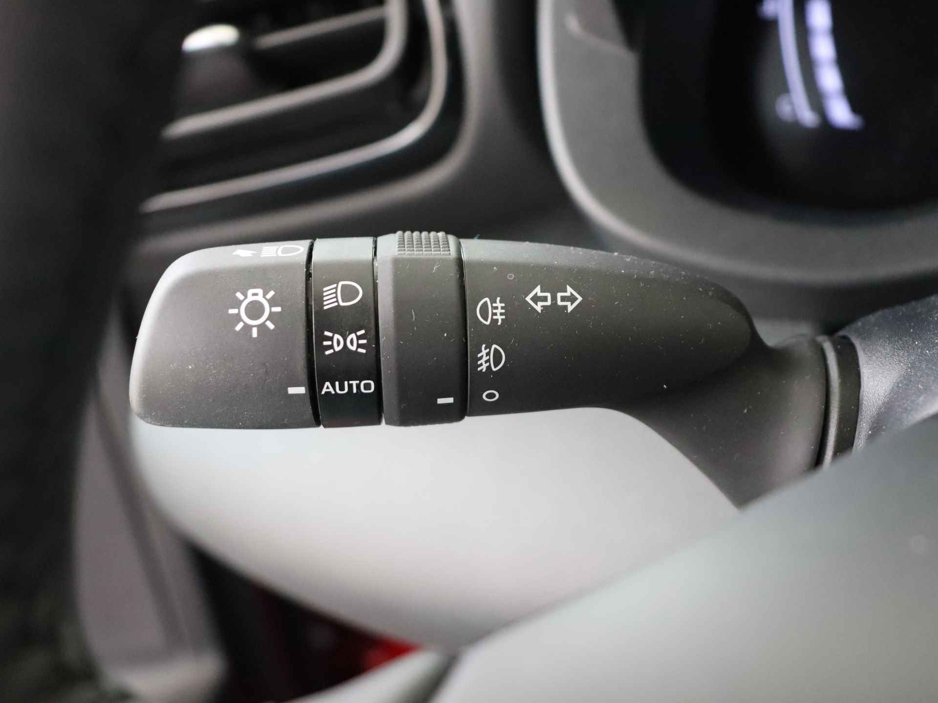 Toyota Yaris Hybrid 115 First Edition | Navigatie | Apple CarPlay | Camera | - 22/39