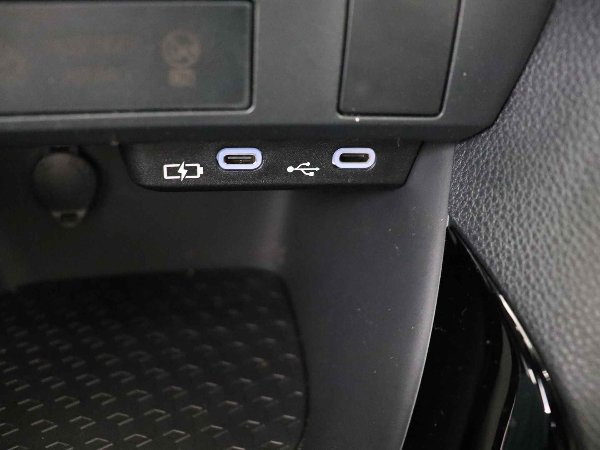 Toyota Yaris Hybrid 115 First Edition | Navigatie | Apple CarPlay | Camera | - 31/39