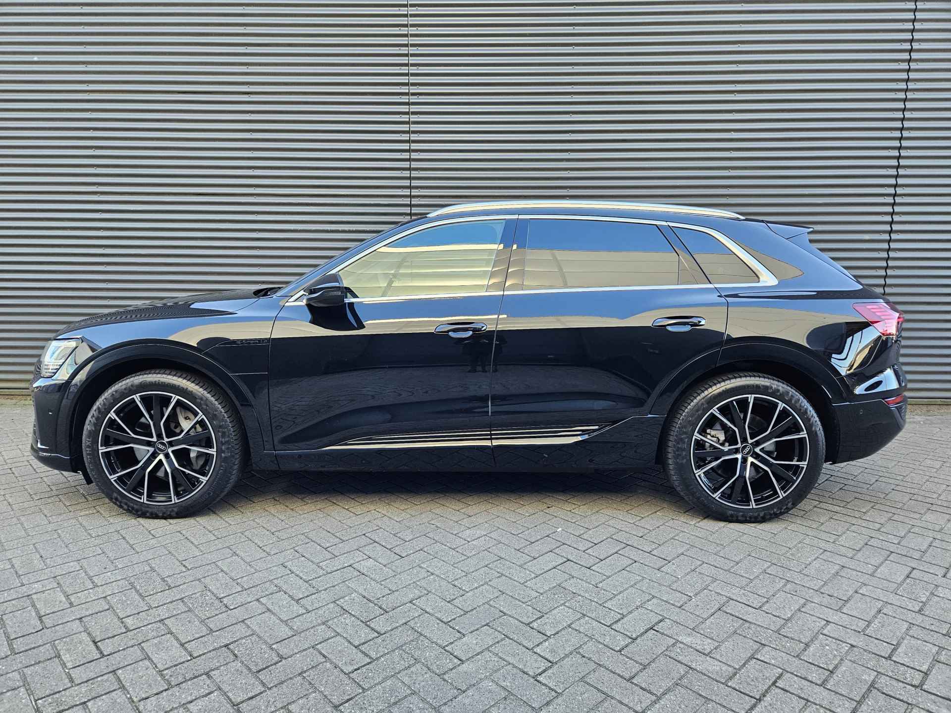 Audi Q8 e-tron 50 quattro S Edition 95 kWh - 4/23