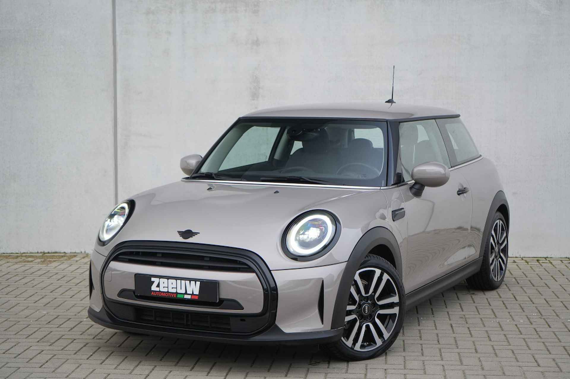 MINI One 1.5 Classic | Automaat | Carplay | Black Pack | PDC | 17" - 2/40