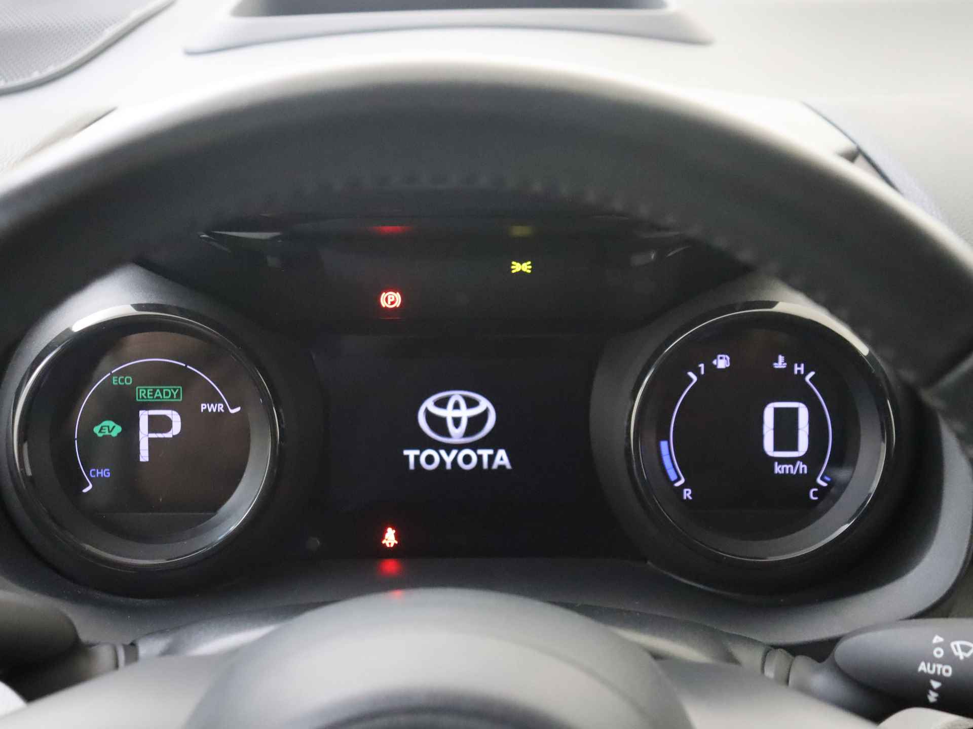 Toyota Yaris 1.5 Hybrid Launch Edition Automaat | Leder | Navigatie | Climate Control - 8/33