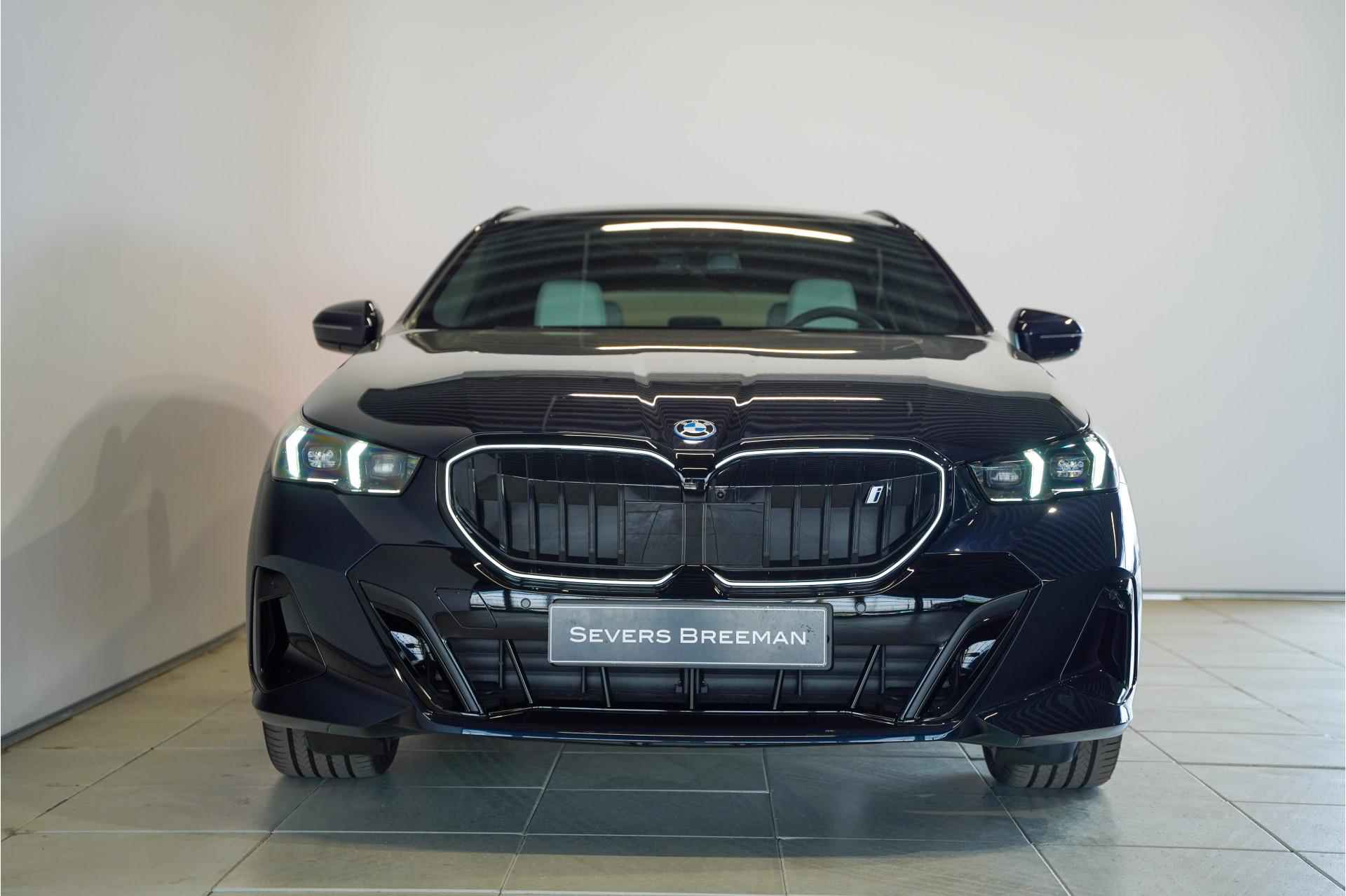 BMW i5 Touring eDrive40 M Sport Edition M Sportpakket Pro - 8/22