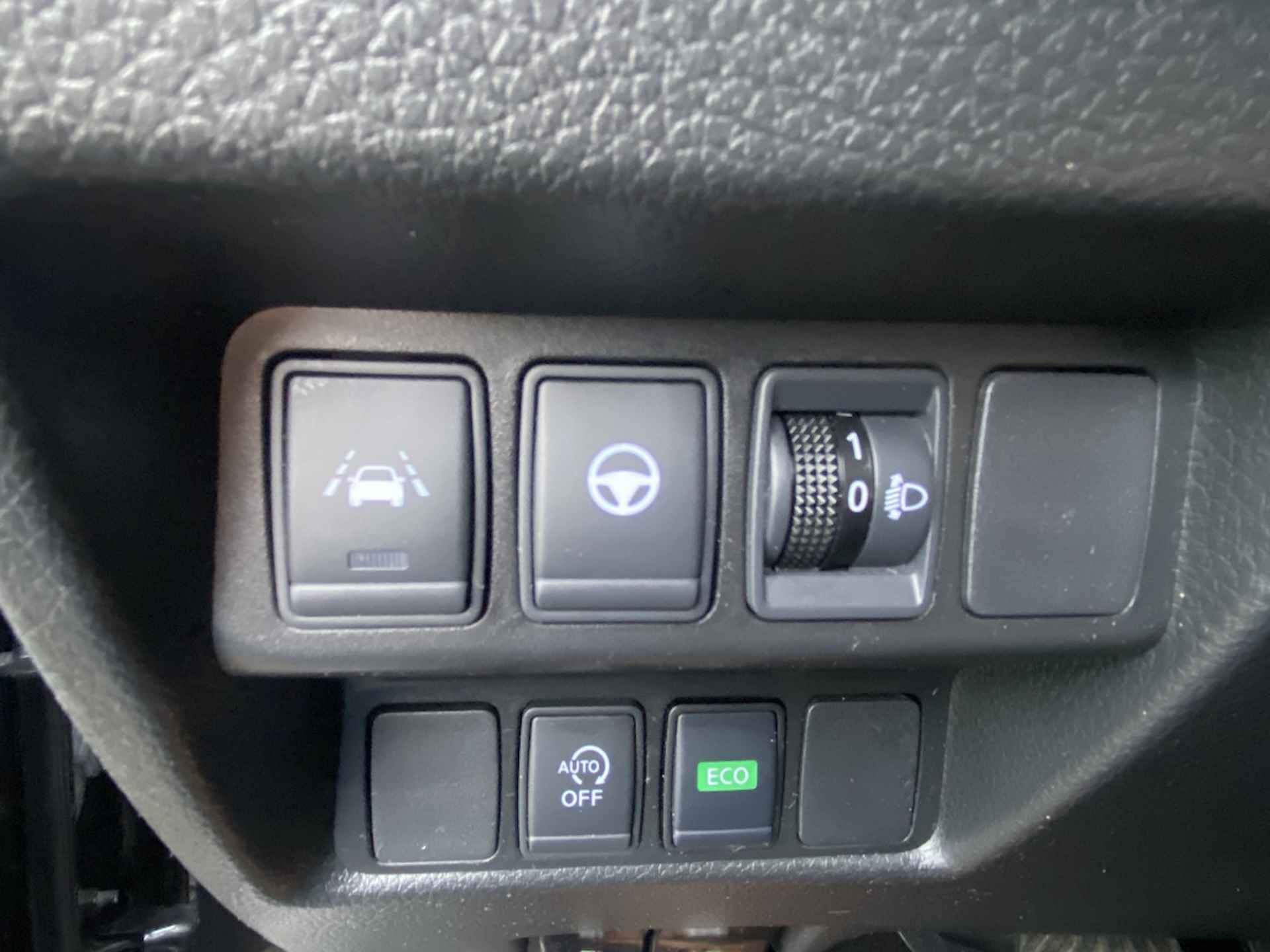 Nissan Qashqai 1.3 DIG-T N-Connecta / Trekhaak / Navigatie / Cruise control Ada - 28/48