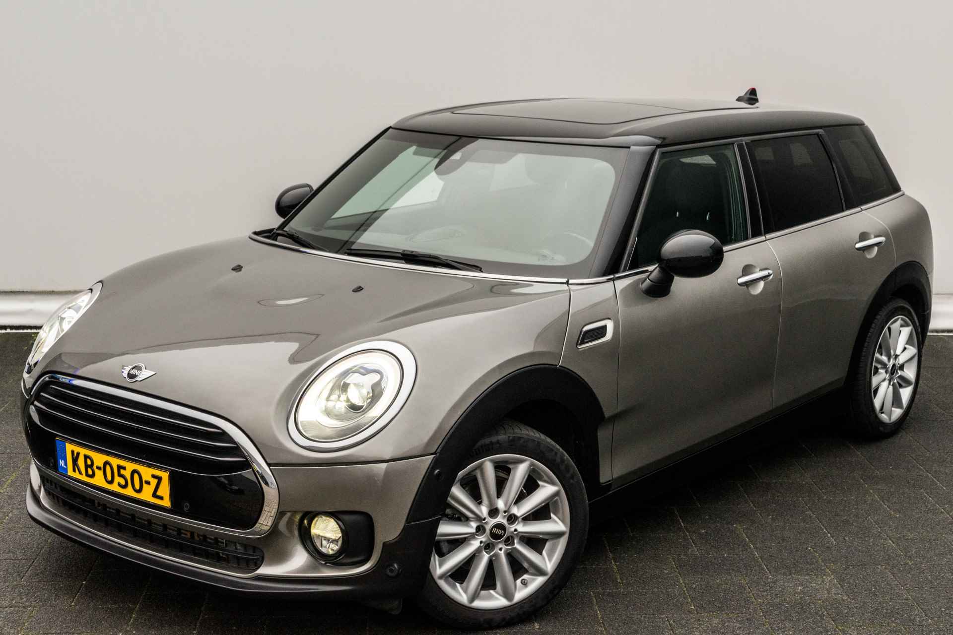 MINI Clubman 1.5 136 Pk Cooper Automaat Salt | Panoramadak | Afn. Trekhaak | 17 inch LMV | Camera | Keyless - 15/33