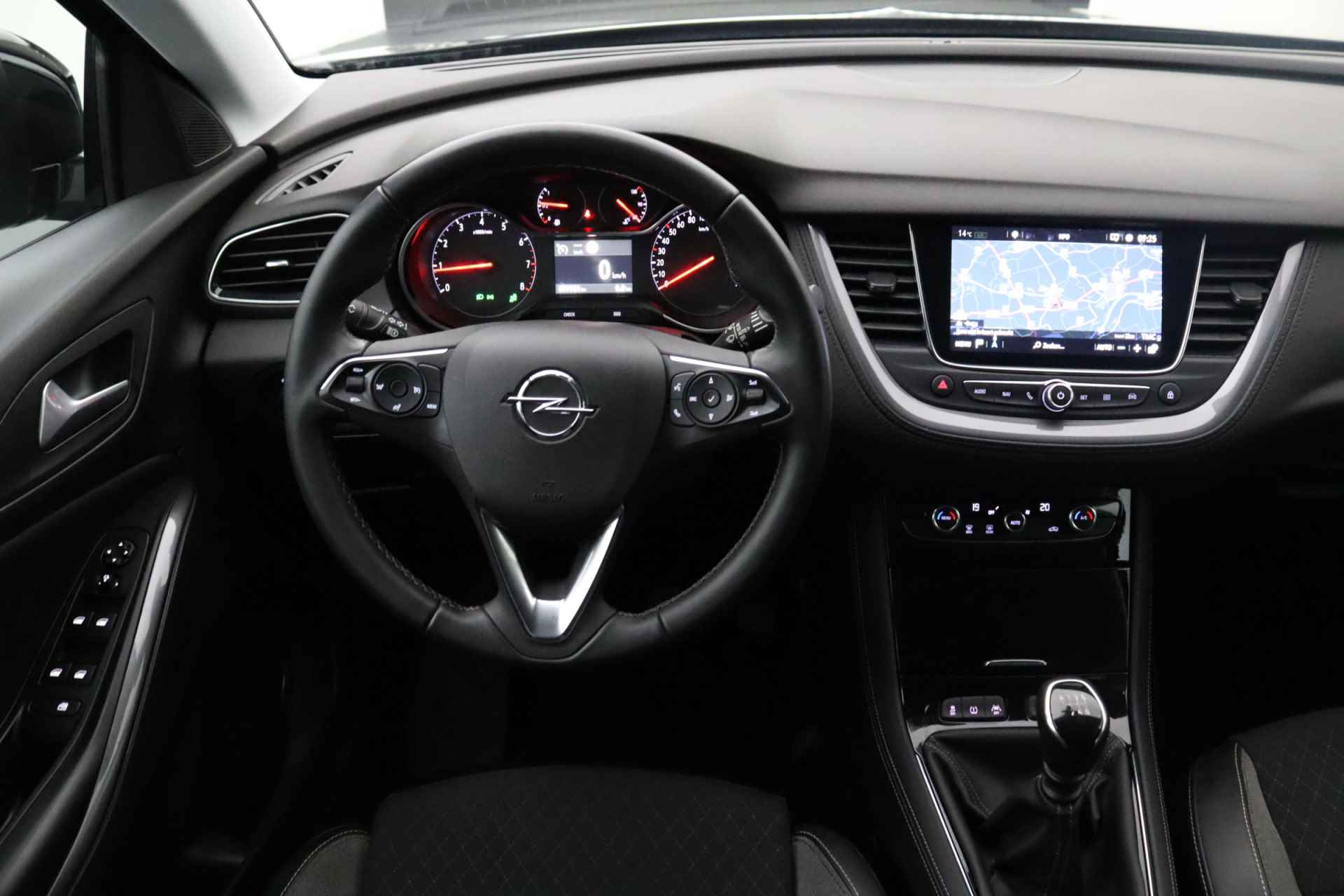 Opel Grandland - X 1.2 Turbo Business Executive | Half lederen bekleding | LED | Climate control | Apple carplay | Parkeersensoren - 12/31