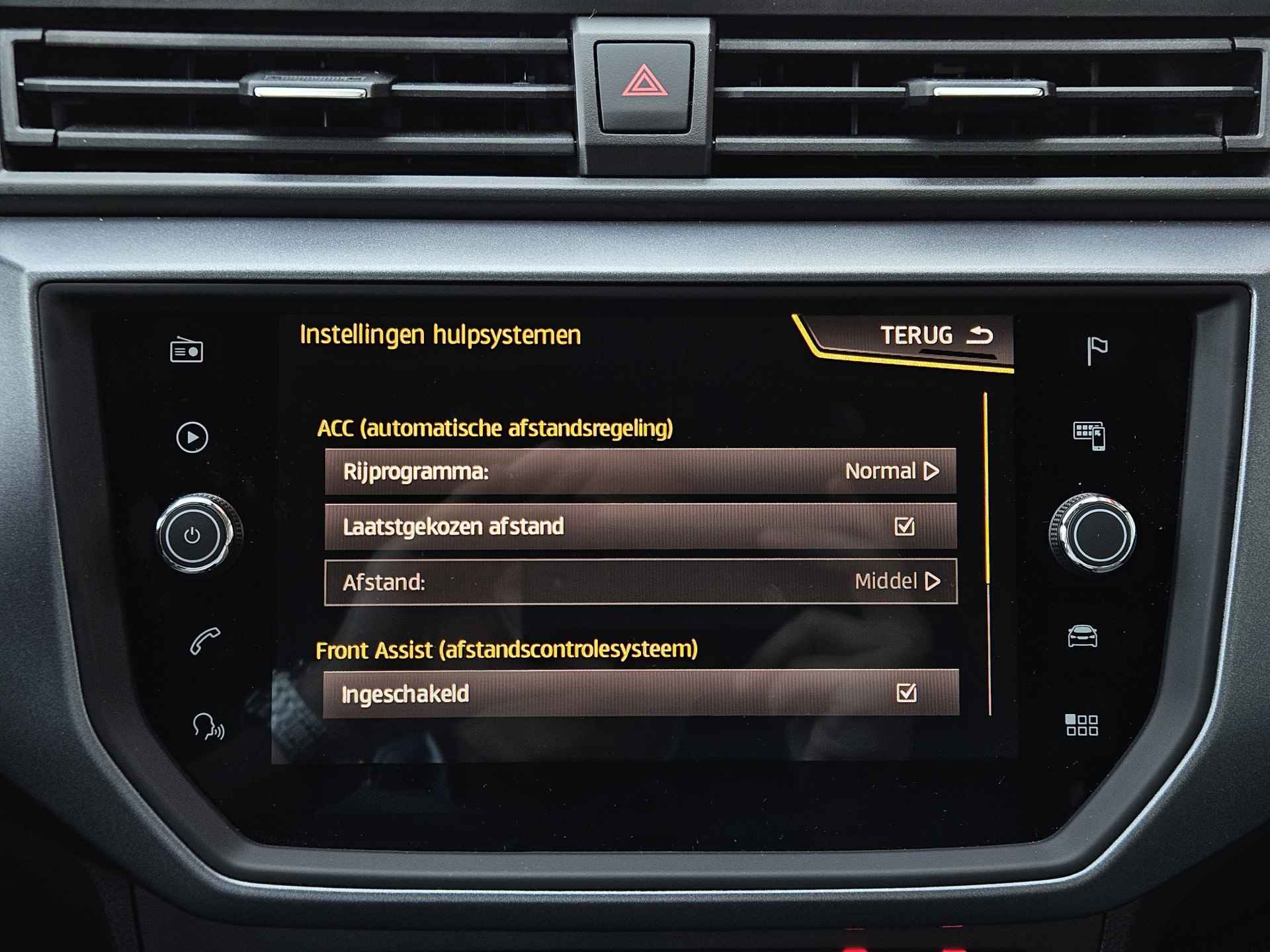 SEAT Arona 1.0 TSI Style Business Intense / ACC / Navi / Camera / Rijklaar met 12 mnd BOVAG garantie / - 22/32