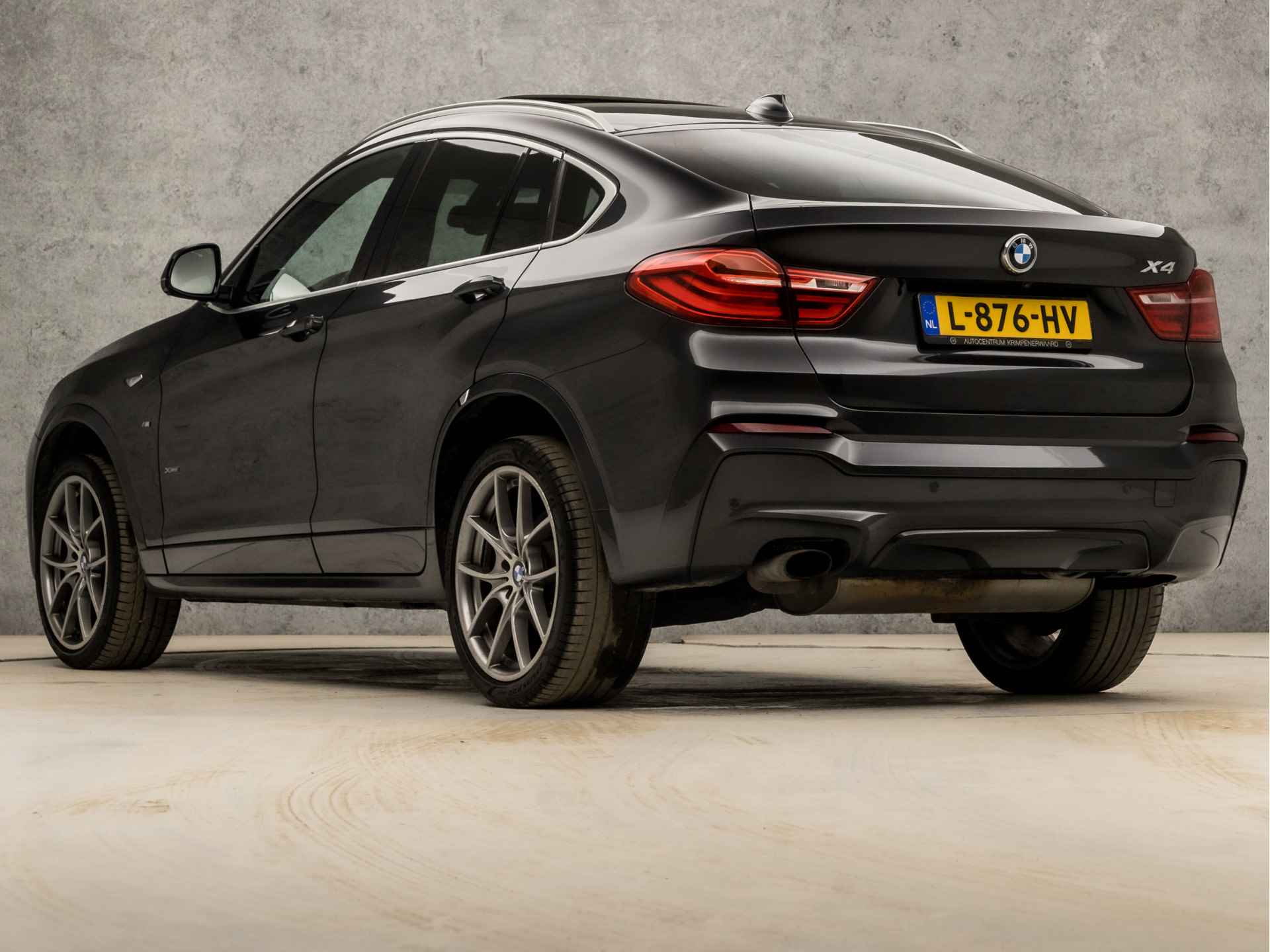 BMW X4 xDrive20i M Sport High Executive 184Pk Automaat (NAVIGATIE, M PAKKET, MEMORY SEATS, HEAD-UP DISPLAY, LEDER, CAMERA, STOELVERWARMING, GETINT GLAS, NIEUWE APK, NIEUWSTAAT) - 3/42