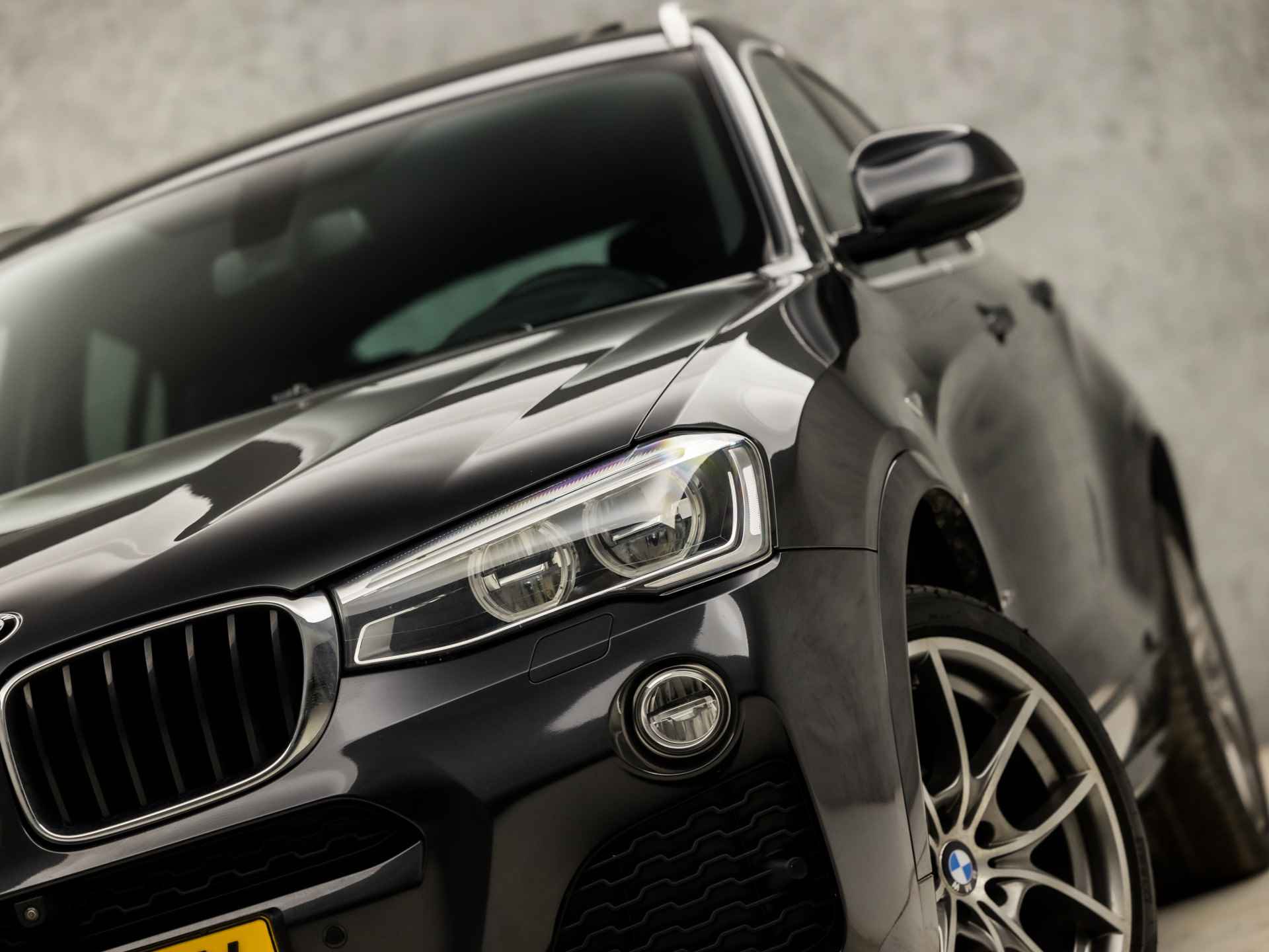 BMW X4 xDrive20i M Sport High Executive 184Pk Automaat (NAVIGATIE, M PAKKET, MEMORY SEATS, HEAD-UP DISPLAY, LEDER, CAMERA, STOELVERWARMING, GETINT GLAS, NIEUWE APK, NIEUWSTAAT) - 19/42