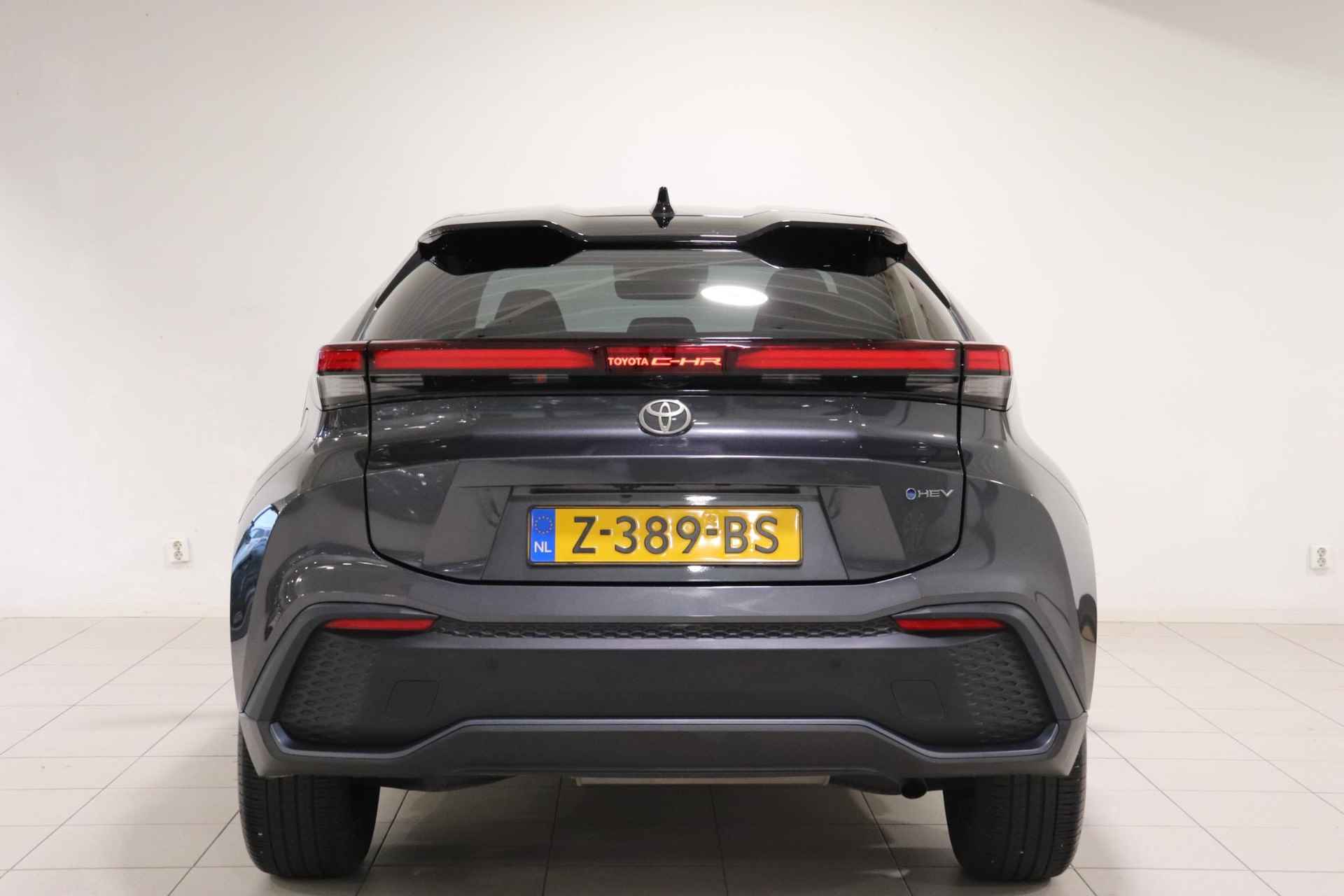 Toyota C-HR 1.8 Hybrid 140 First Edition, BSM, Apple Carplay/Android Auto, Parkeersensoren voor en achter, Parkeerhulpcamera, Cruise & Climate control, NAVI! - 4/38