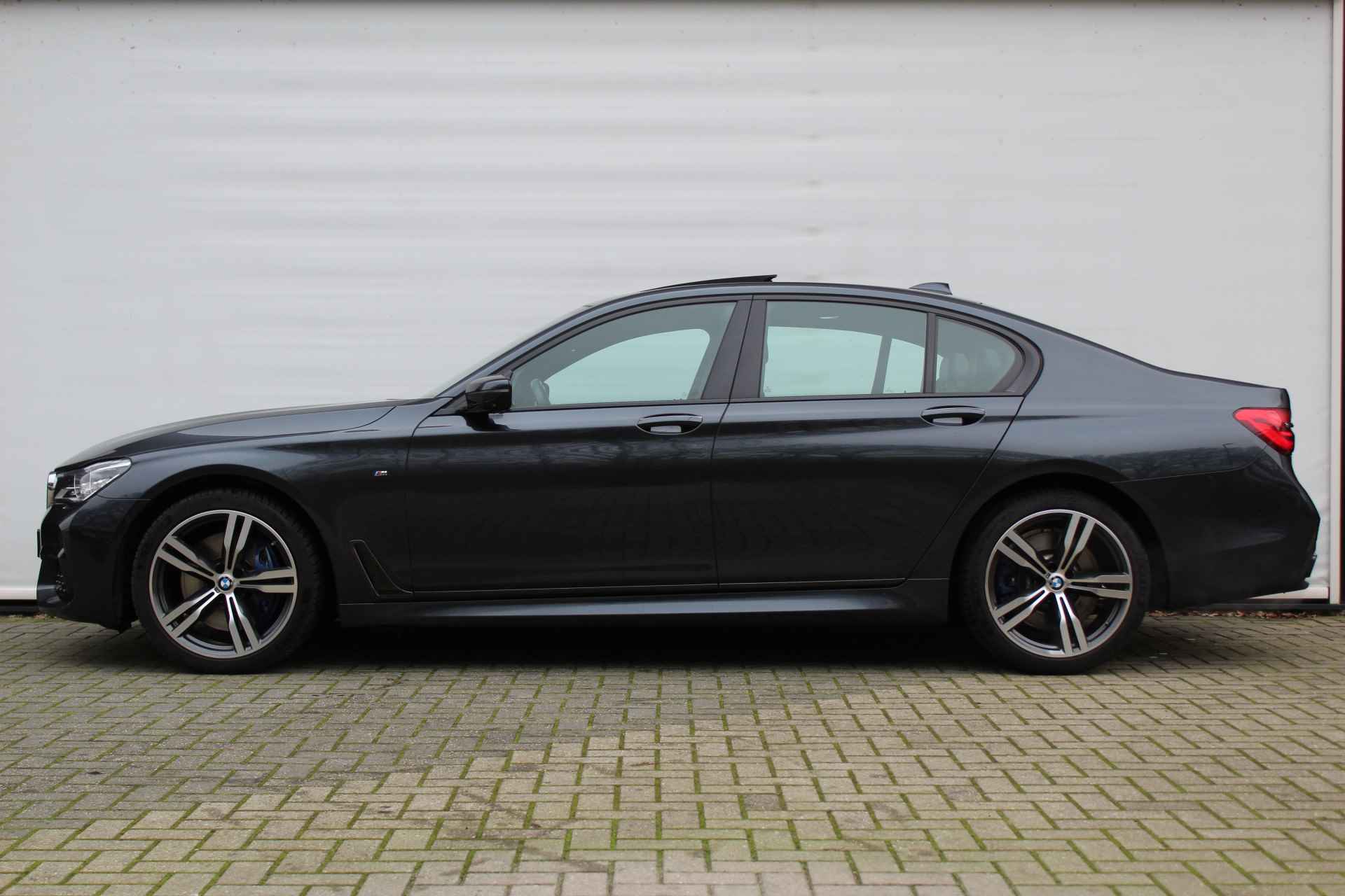 BMW 7 Serie 740i High Executive M Sport Automaat / Schuif-kanteldak / Achteruitrijcamera / Active Steering / Adaptieve LED / Apple CarPlay / Gesture Control / Soft Close - 7/34