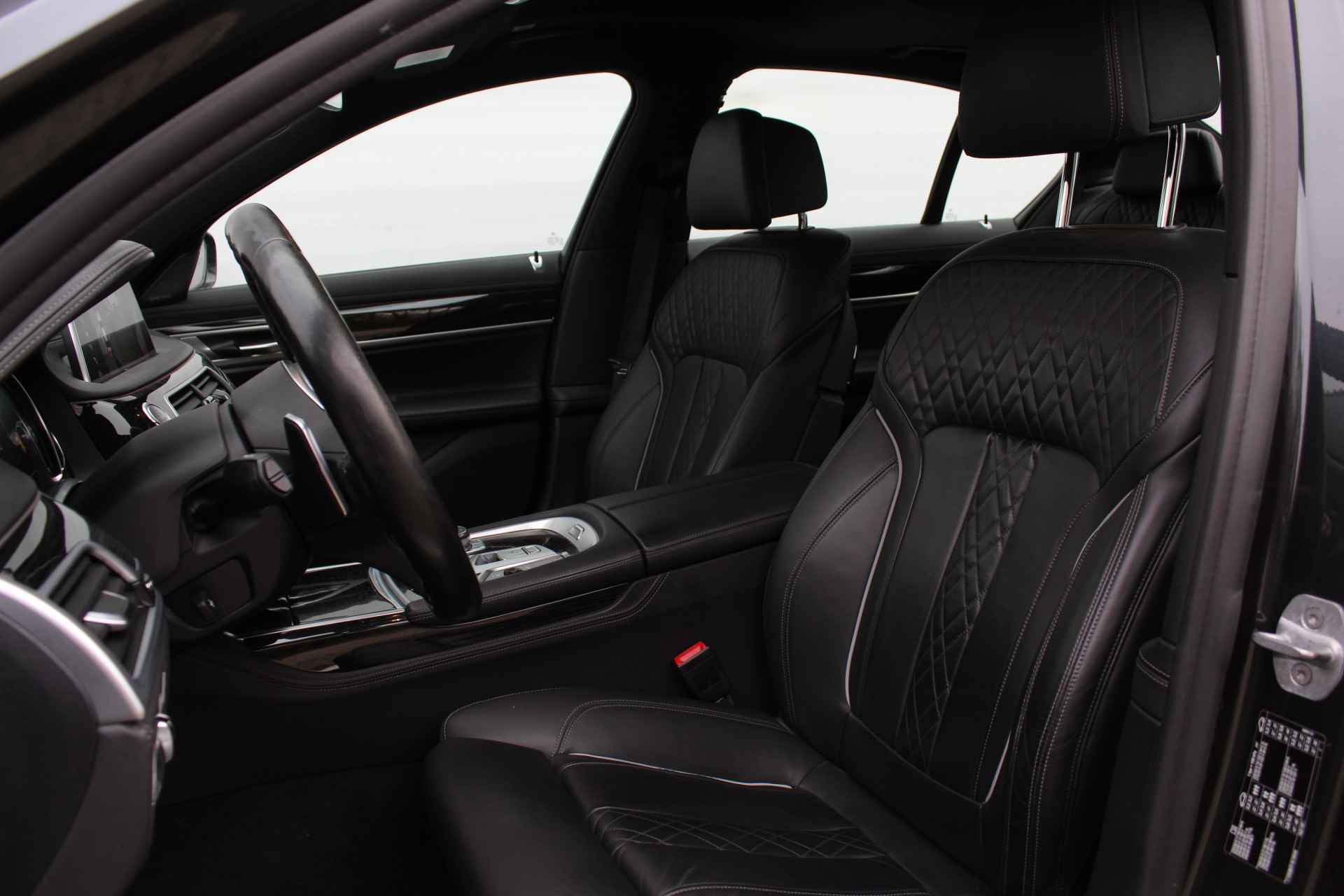 BMW 7 Serie 740i High Executive M Sport Automaat / Schuif-kanteldak / Achteruitrijcamera / Active Steering / Adaptieve LED / Apple CarPlay / Gesture Control / Soft Close - 11/34