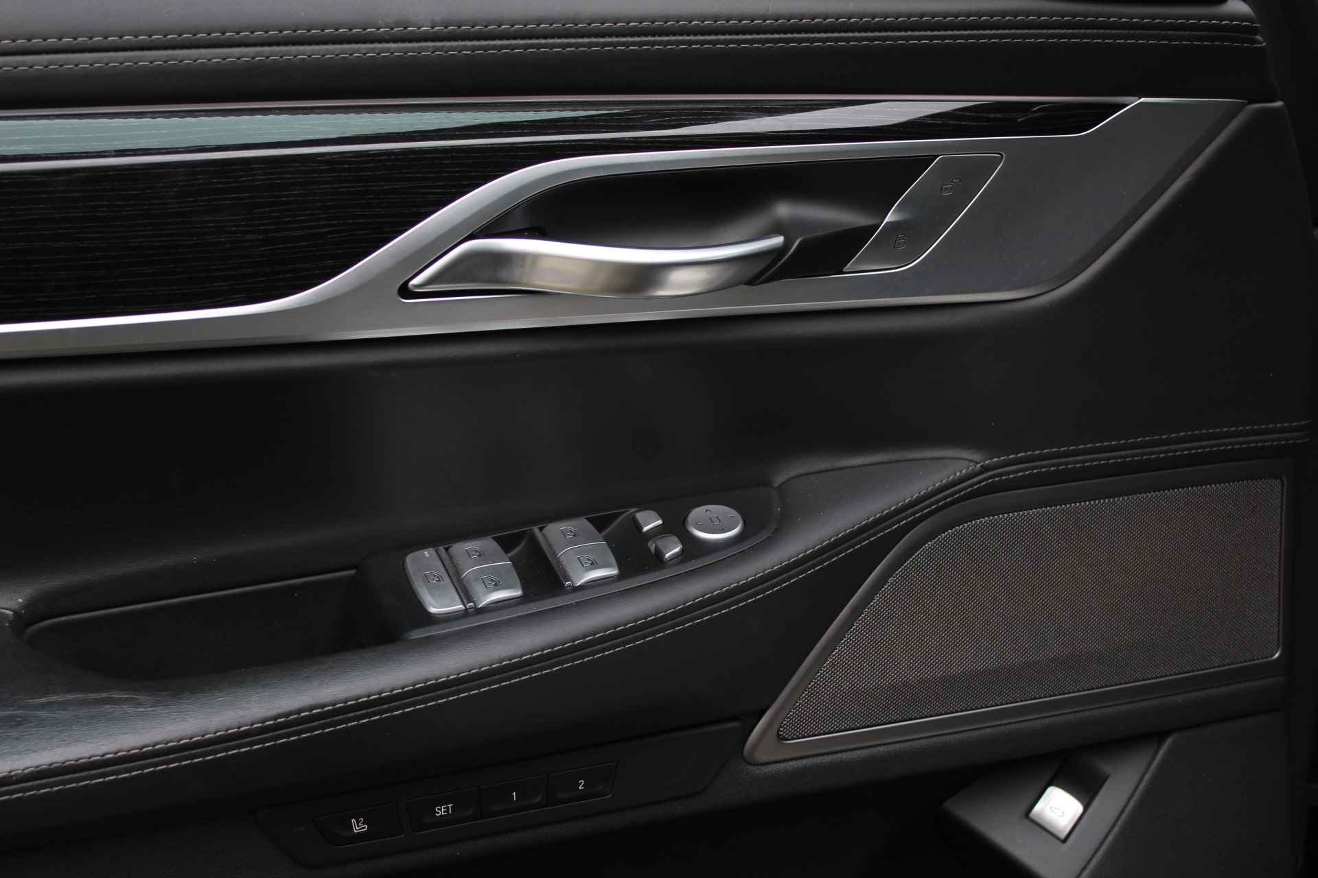 BMW 7 Serie 740i High Executive M Sport Automaat / Schuif-kanteldak / Achteruitrijcamera / Active Steering / Adaptieve LED / Apple CarPlay / Gesture Control / Soft Close - 20/34