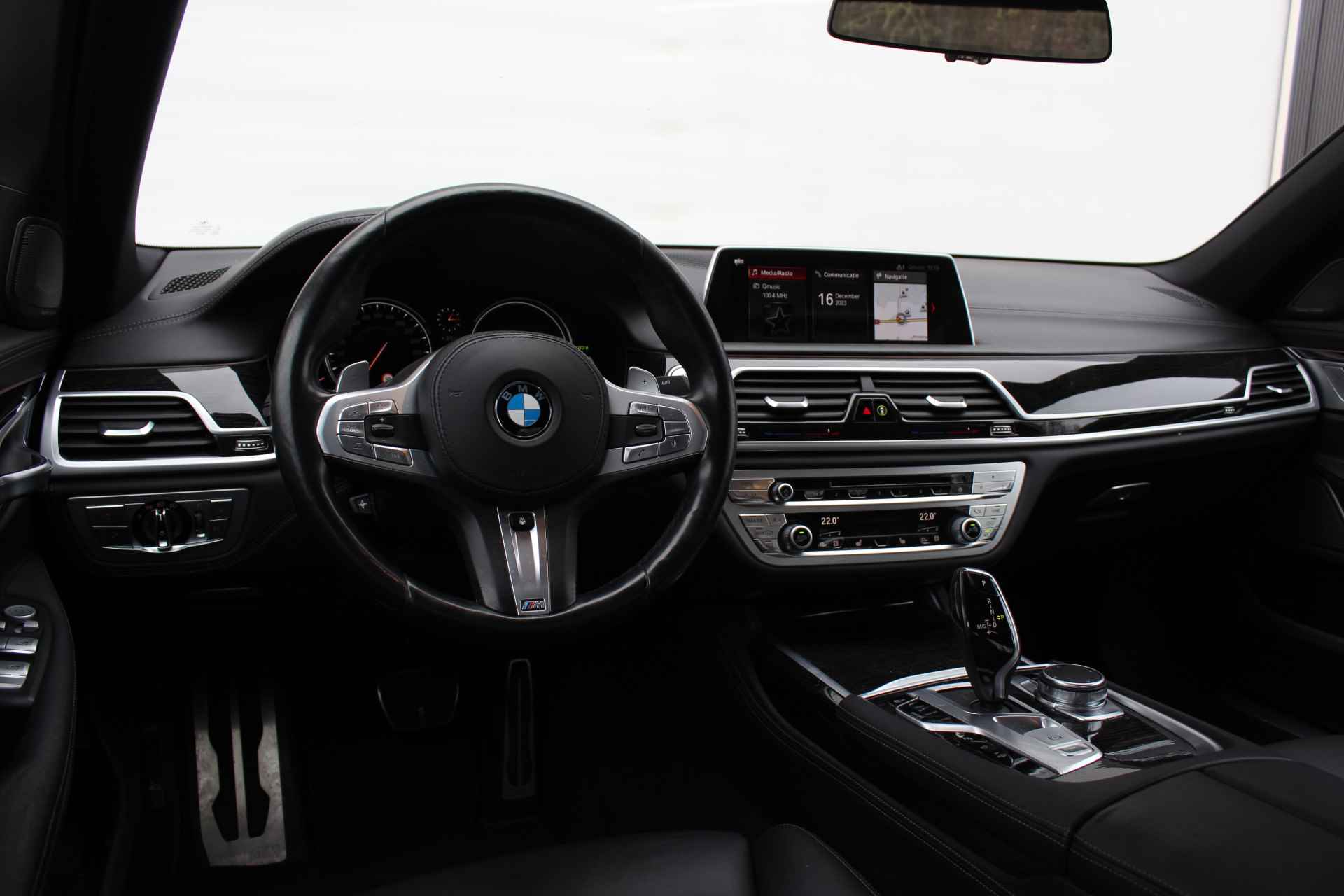 BMW 7 Serie 740i High Executive M Sport Automaat / Schuif-kanteldak / Achteruitrijcamera / Active Steering / Adaptieve LED / Apple CarPlay / Gesture Control / Soft Close - 31/34