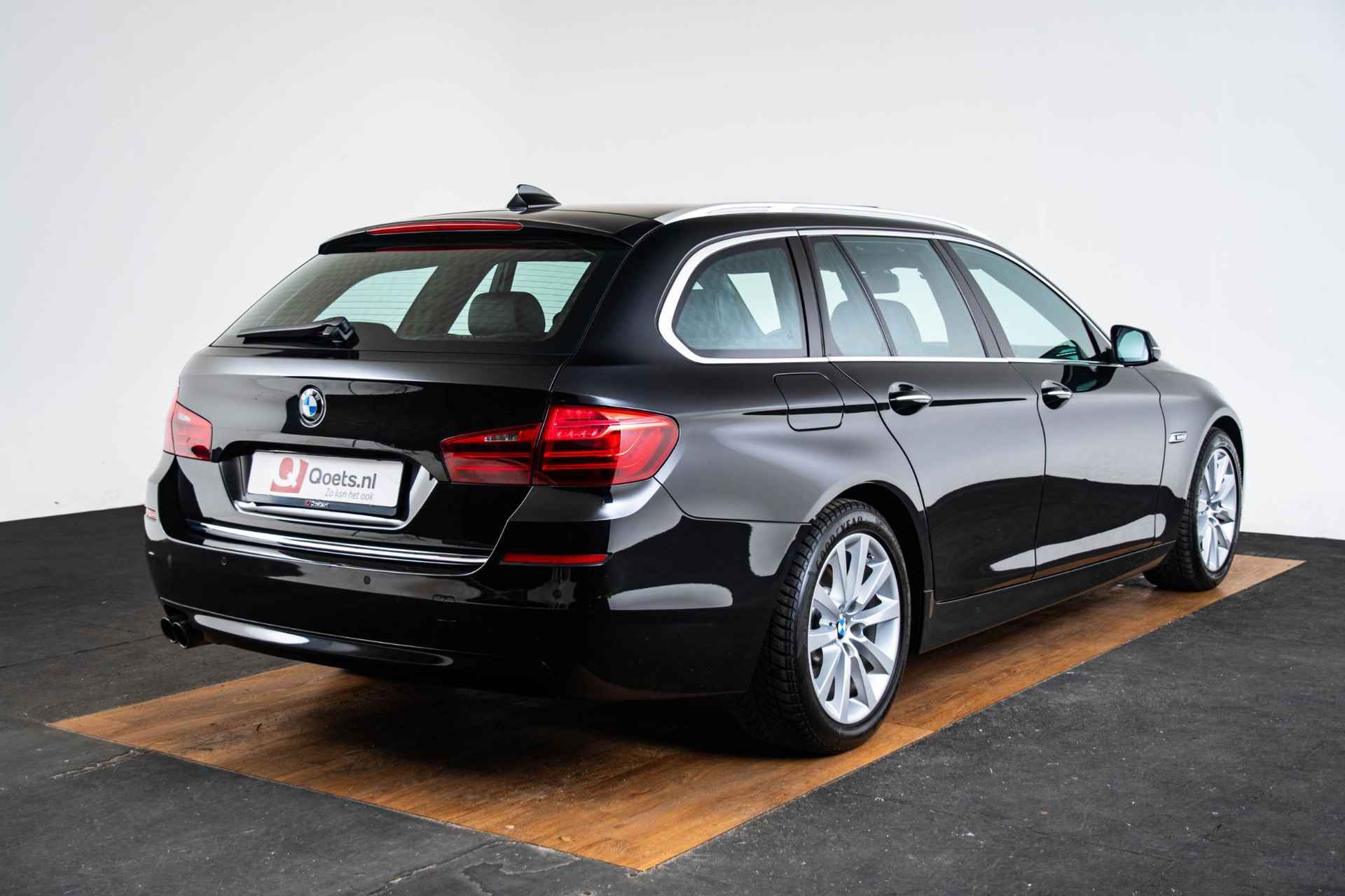 BMW 5-serie Touring 520i Luxury Edition Luxury Line - Panoramadak - Elektrisch verstelbare/verwarmbare comforstoelen - Elektrische Achterklep - Koplampsproeiers - Driving Experience Control - Park Distance Control voor en achter - - 2/69