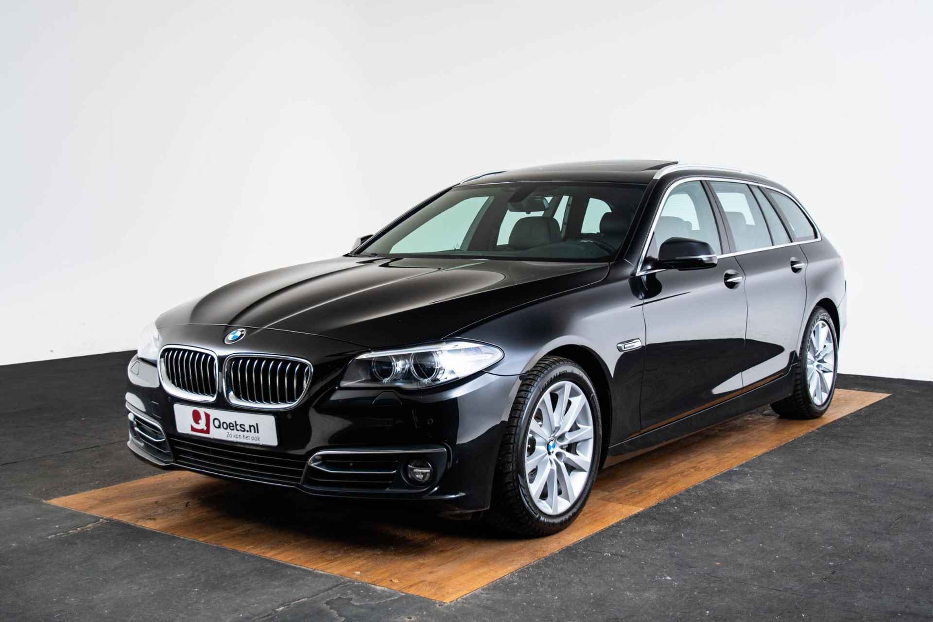 BMW 5-serie Touring 520i Luxury Edition Luxury Line - Panoramadak - Elektrisch verstelbare/verwarmbare comforstoelen - Elektrische Achterklep - Koplampsproeiers - Driving Experience Control - Park Distance Control voor en achter - - 62/69