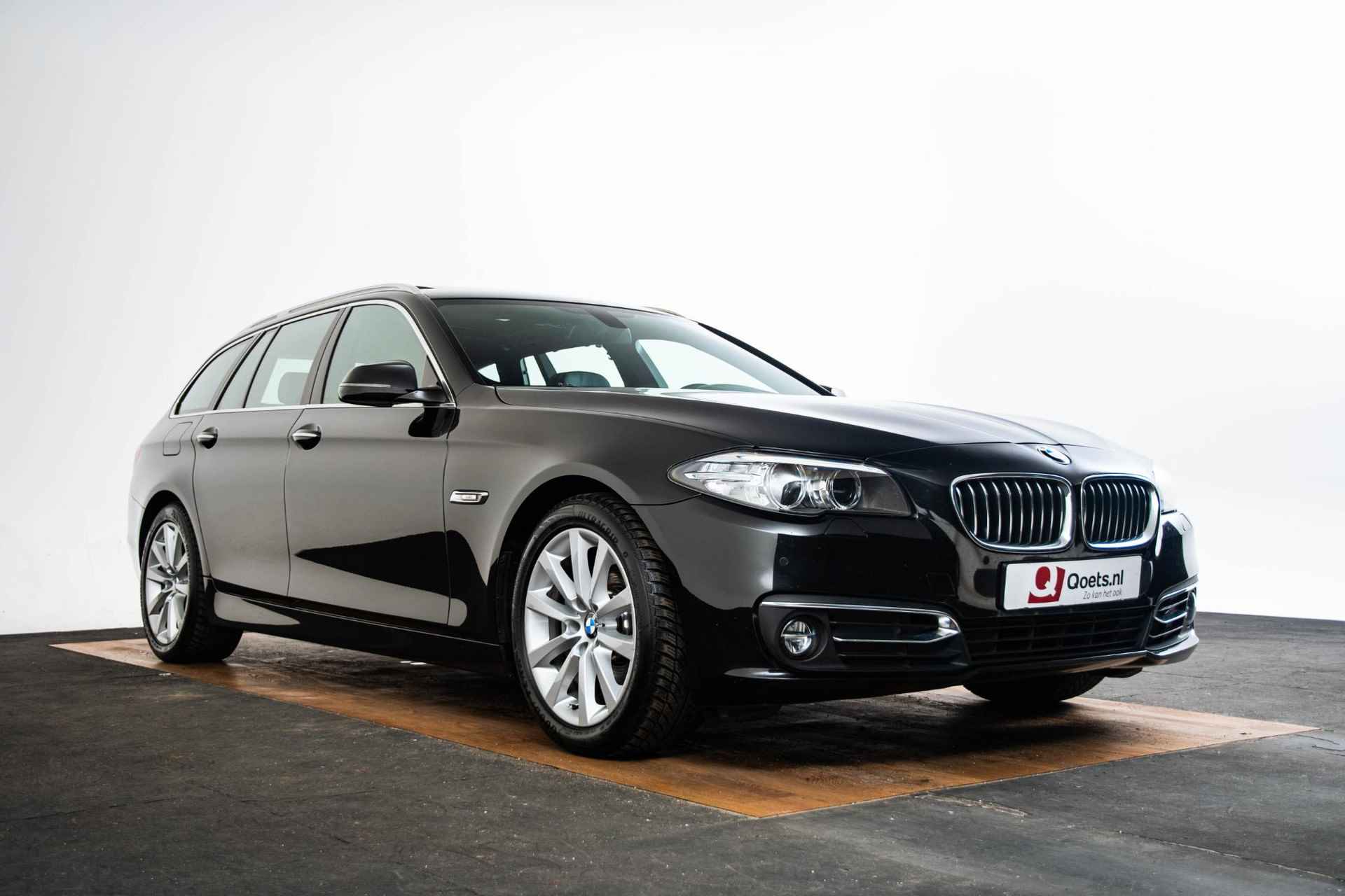 BMW 5-serie Touring 520i Luxury Edition Luxury Line - Panoramadak - Elektrisch verstelbare/verwarmbare comforstoelen - Elektrische Achterklep - Koplampsproeiers - Driving Experience Control - Park Distance Control voor en achter - - 66/69