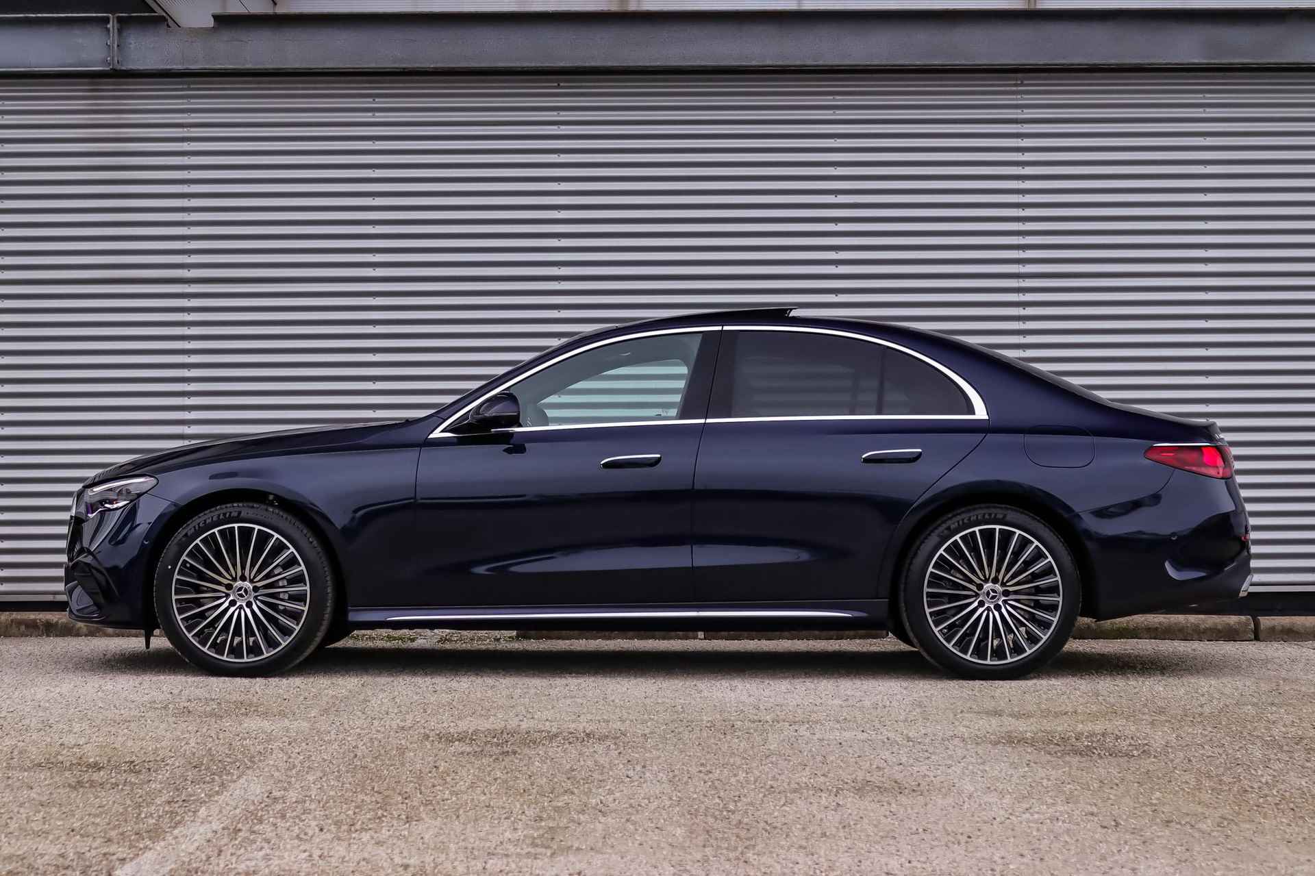 Mercedes-Benz E-Klasse E 300e Limousine Automaat Sport Edition | Premiumpakket | Rijassistentiepakket Plus | Lederpakket - 7/38