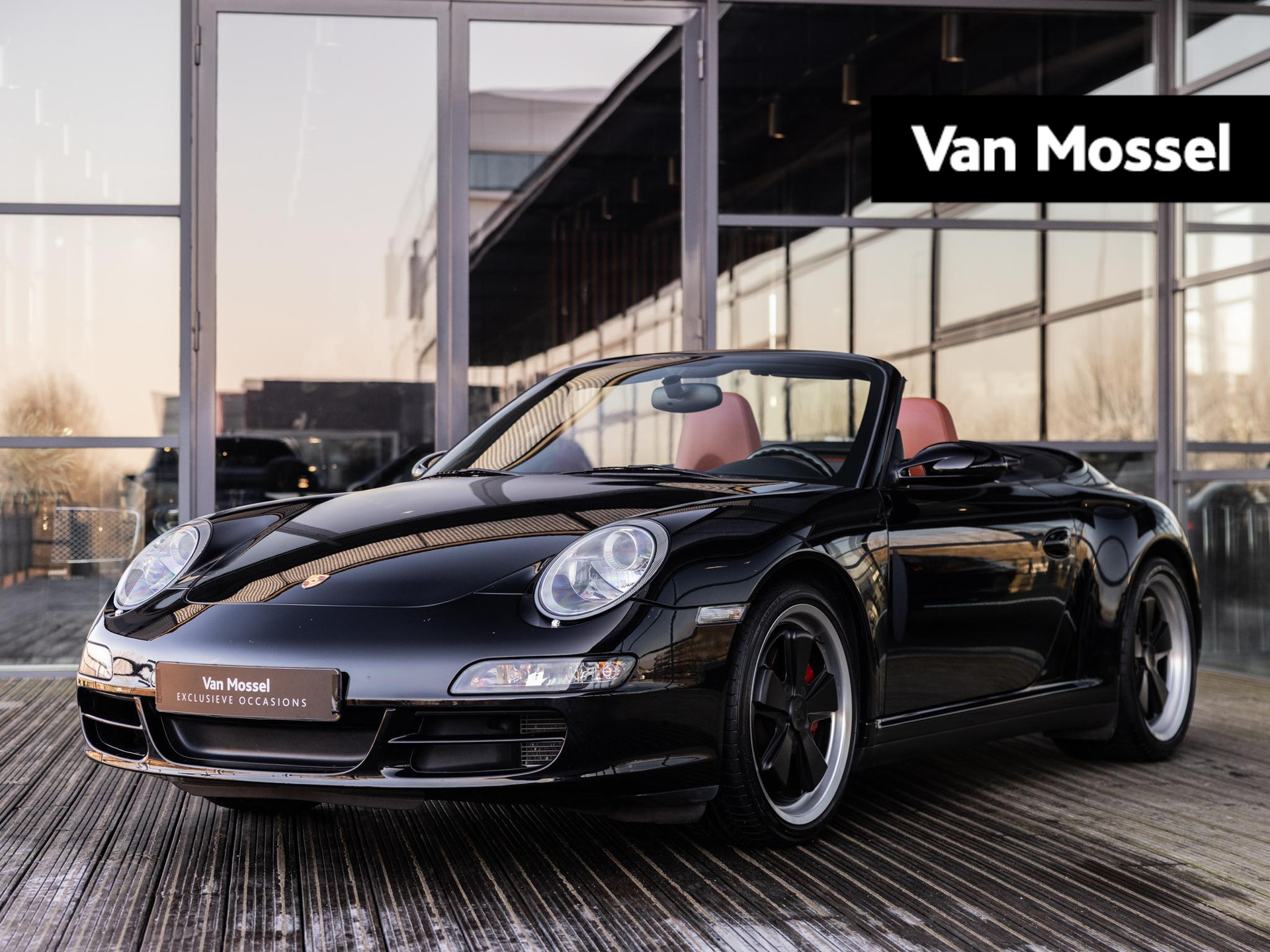 Porsche 911 Cabrio 3.8 Carrera 4S | SPORTCHRONO | FUCHS 19 INCH | NEDERLANDSE AUTO | LEDER DASHBOARD | BOSE AUDIO | STOELVERWARMING |