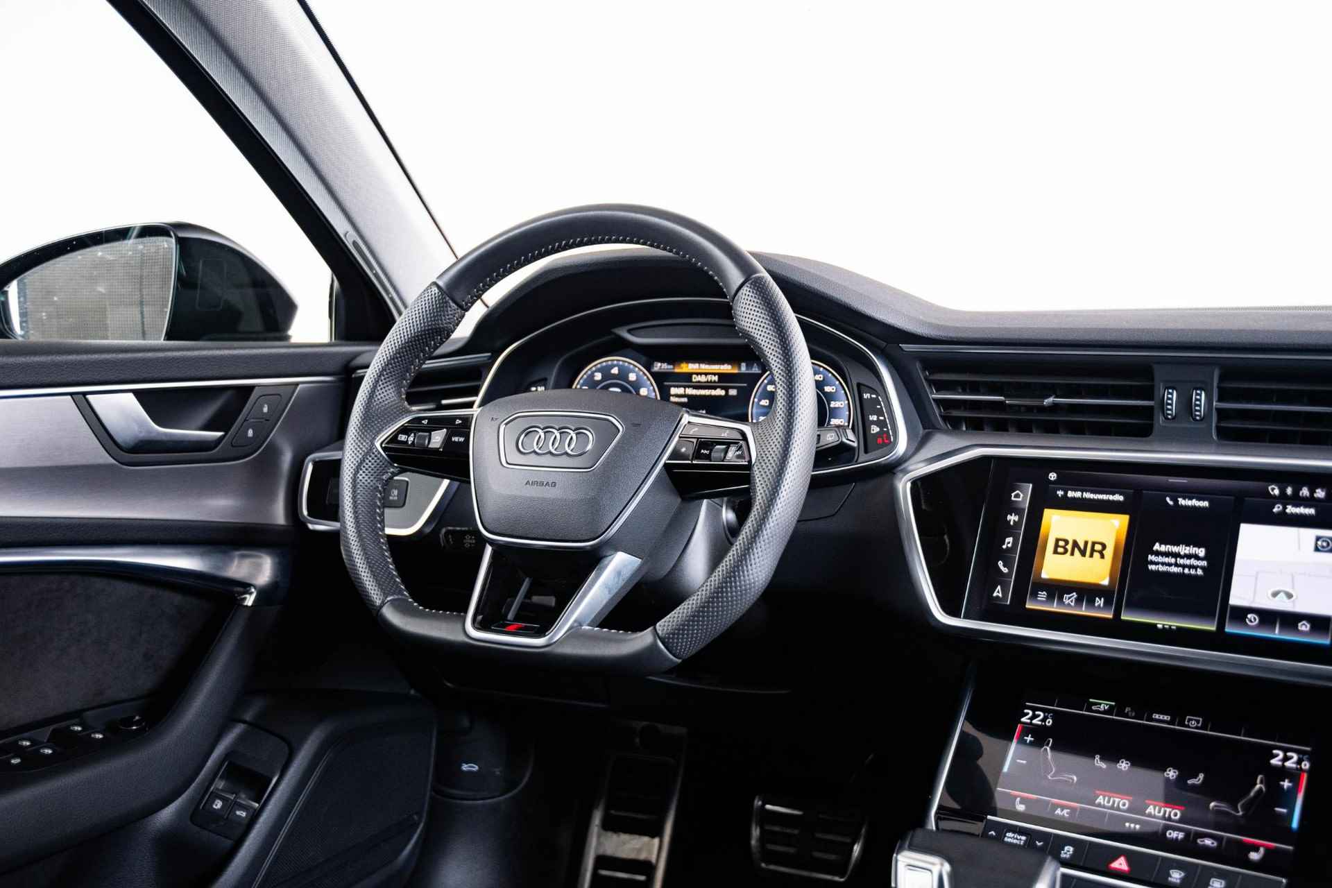 Audi A6 Avant 55 TFSI e quattro Competition Trekhaak - Stoelverwarming - Matrix LED - Assistentiepakket City & Tour - Sportstoel - Bekleding leder - MMI navigatie - 40/101