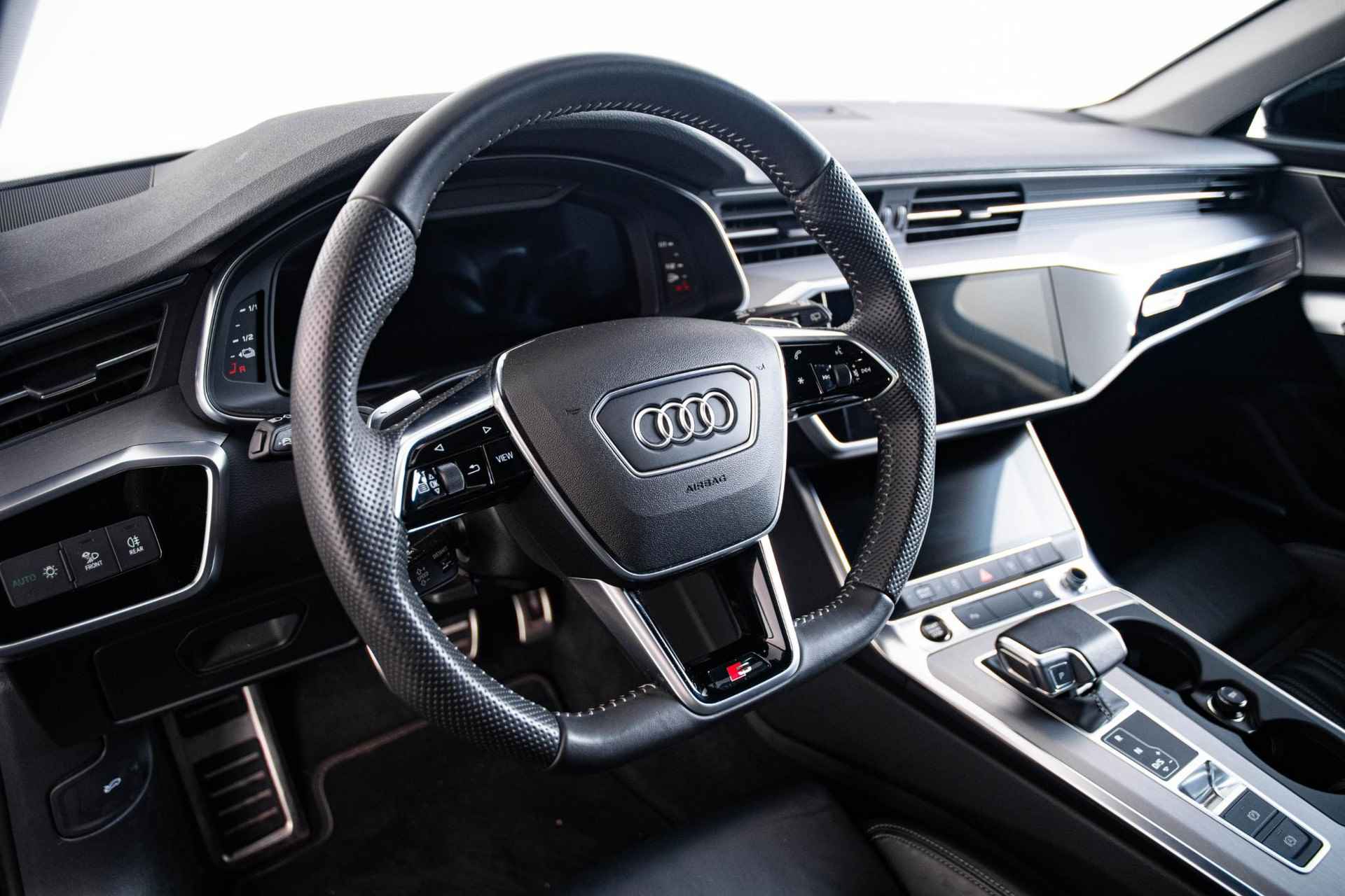 Audi A6 Avant 55 TFSI e quattro Competition Trekhaak - Stoelverwarming - Matrix LED - Assistentiepakket City & Tour - Sportstoel - Bekleding leder - MMI navigatie - 84/101