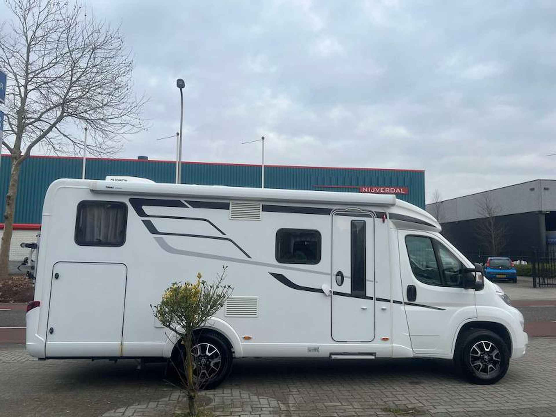 Hymer 580  222 breedt en 6.79 Lang - 3/18