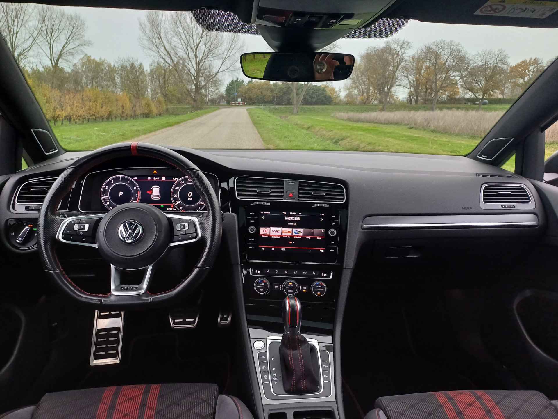 Volkswagen Golf 2.0 TSI GTI TCR | Pano dak | LED | Carplay | Digi Dash | Navi | Dynaudio | 290PK - 42/66