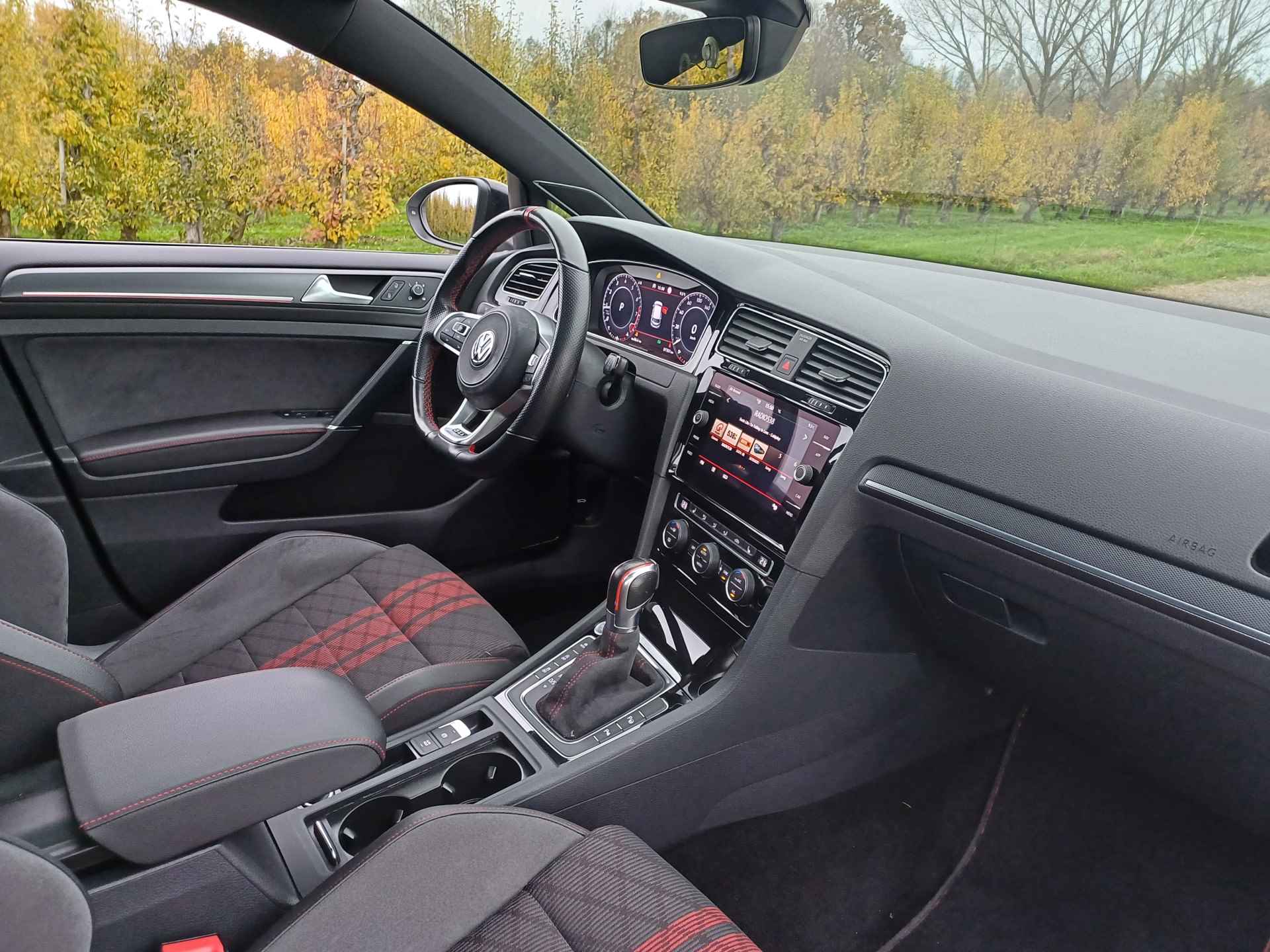 Volkswagen Golf 2.0 TSI GTI TCR | Pano dak | LED | Carplay | Digi Dash | Navi | Dynaudio | 290PK - 47/66