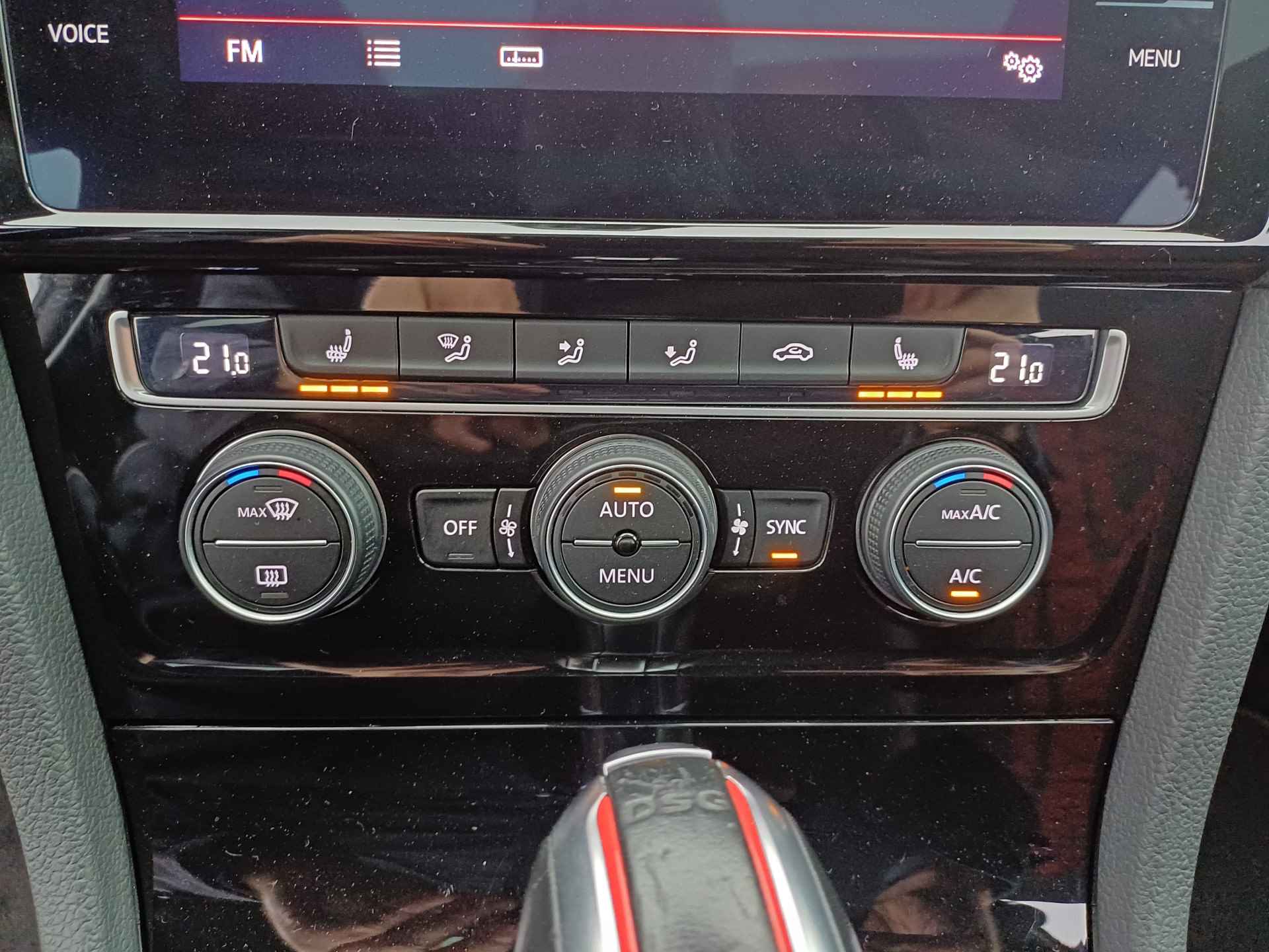 Volkswagen Golf 2.0 TSI GTI TCR | Pano dak | LED | Carplay | Digi Dash | Navi | Dynaudio | 290PK - 51/66