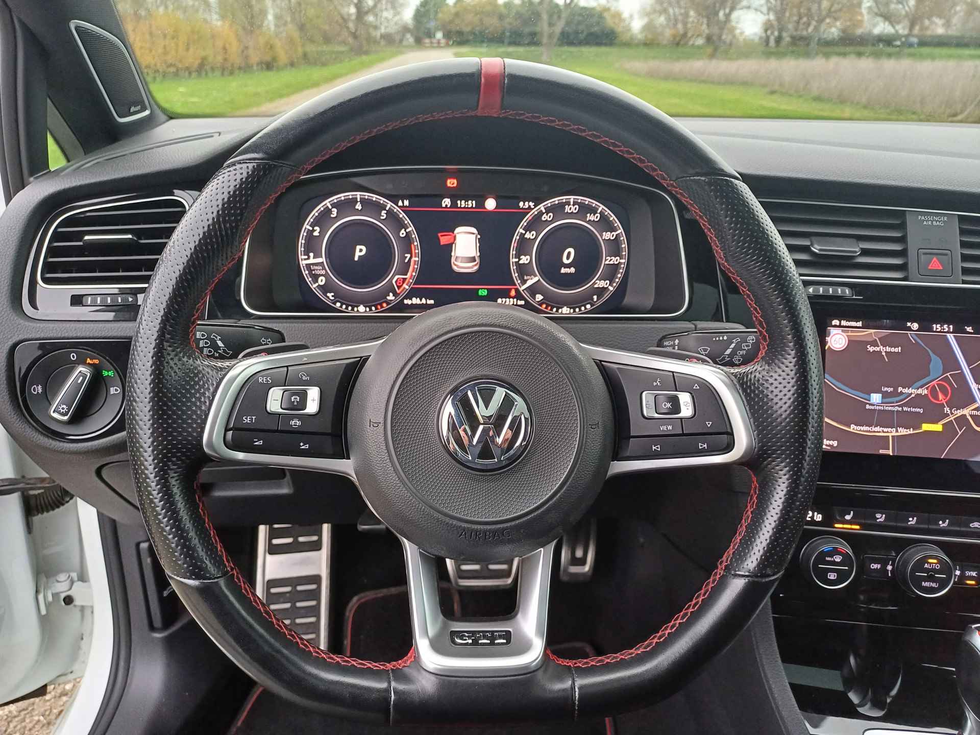 Volkswagen Golf 2.0 TSI GTI TCR | Pano dak | LED | Carplay | Digi Dash | Navi | Dynaudio | 290PK - 56/66