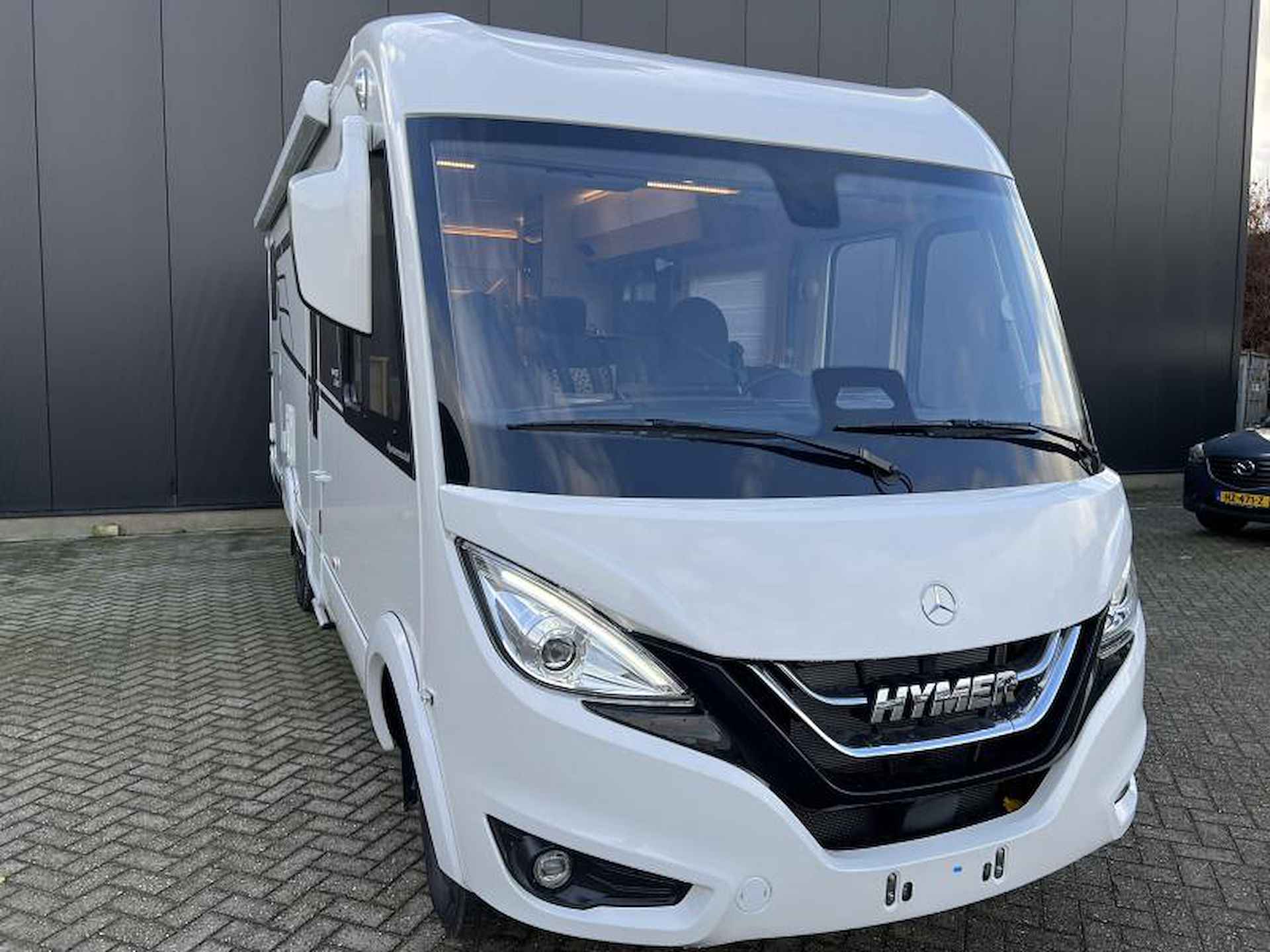 Hymer BMC-I 600 WhiteLine  Automaat - 6/16