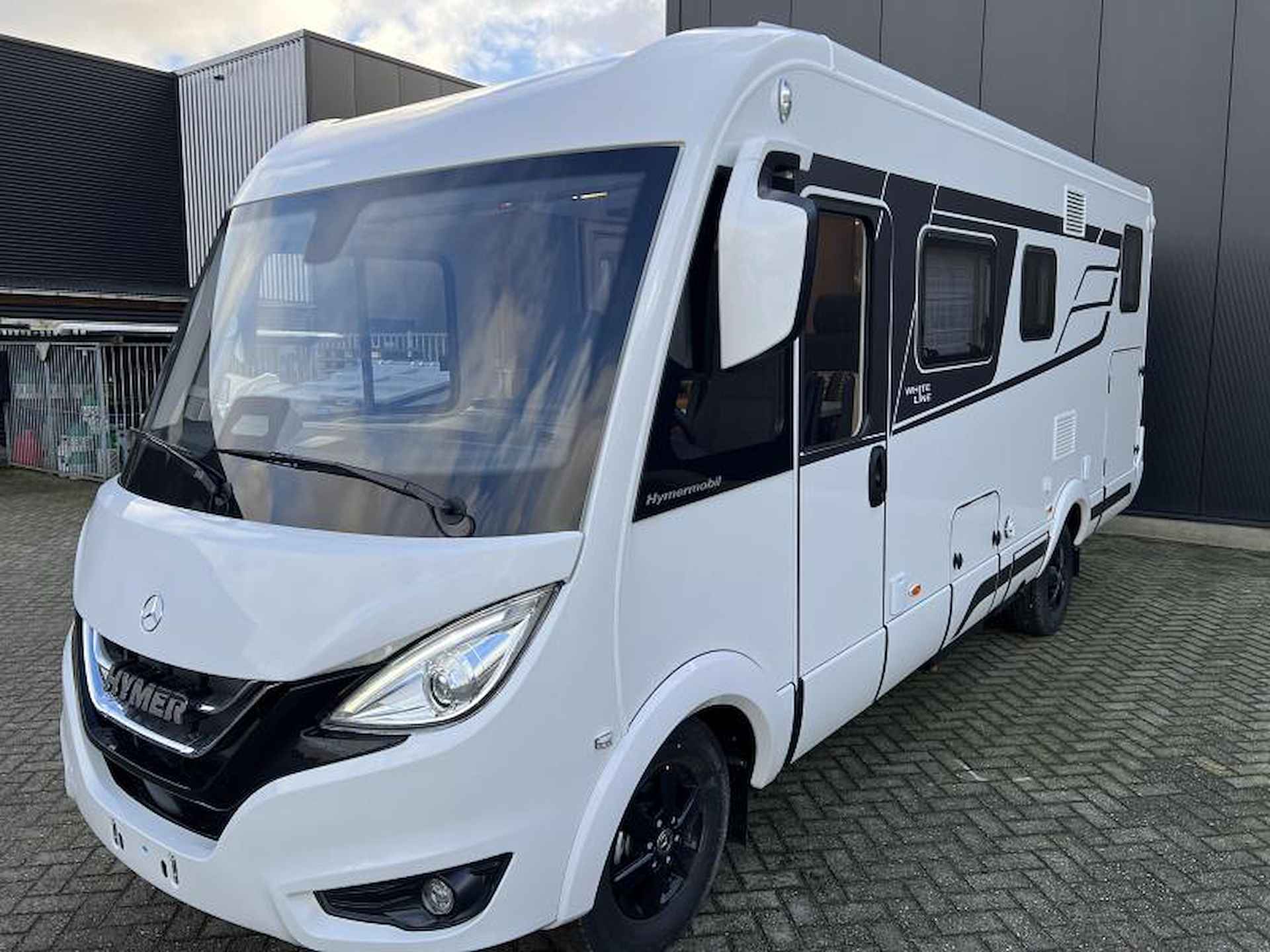 Hymer BMC-I 600 WhiteLine  Automaat - 8/16