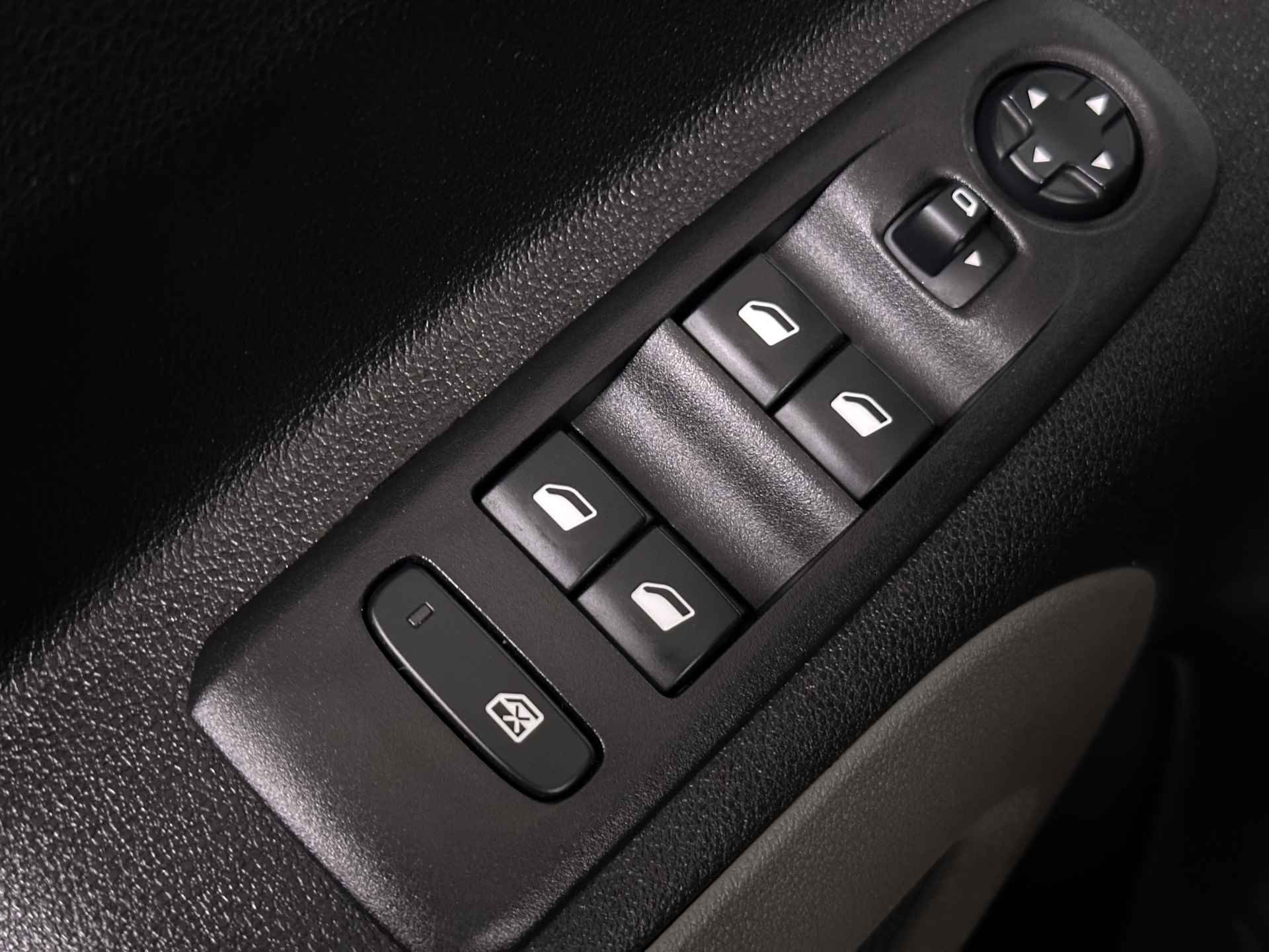 Peugeot Rifter 1.2 Puretech Active 110pk 5 persoons | Apple Carplay | Cruise Control | 2X Schuifdeur | Laneassist | Airco | Parkeersensoren | - 19/33