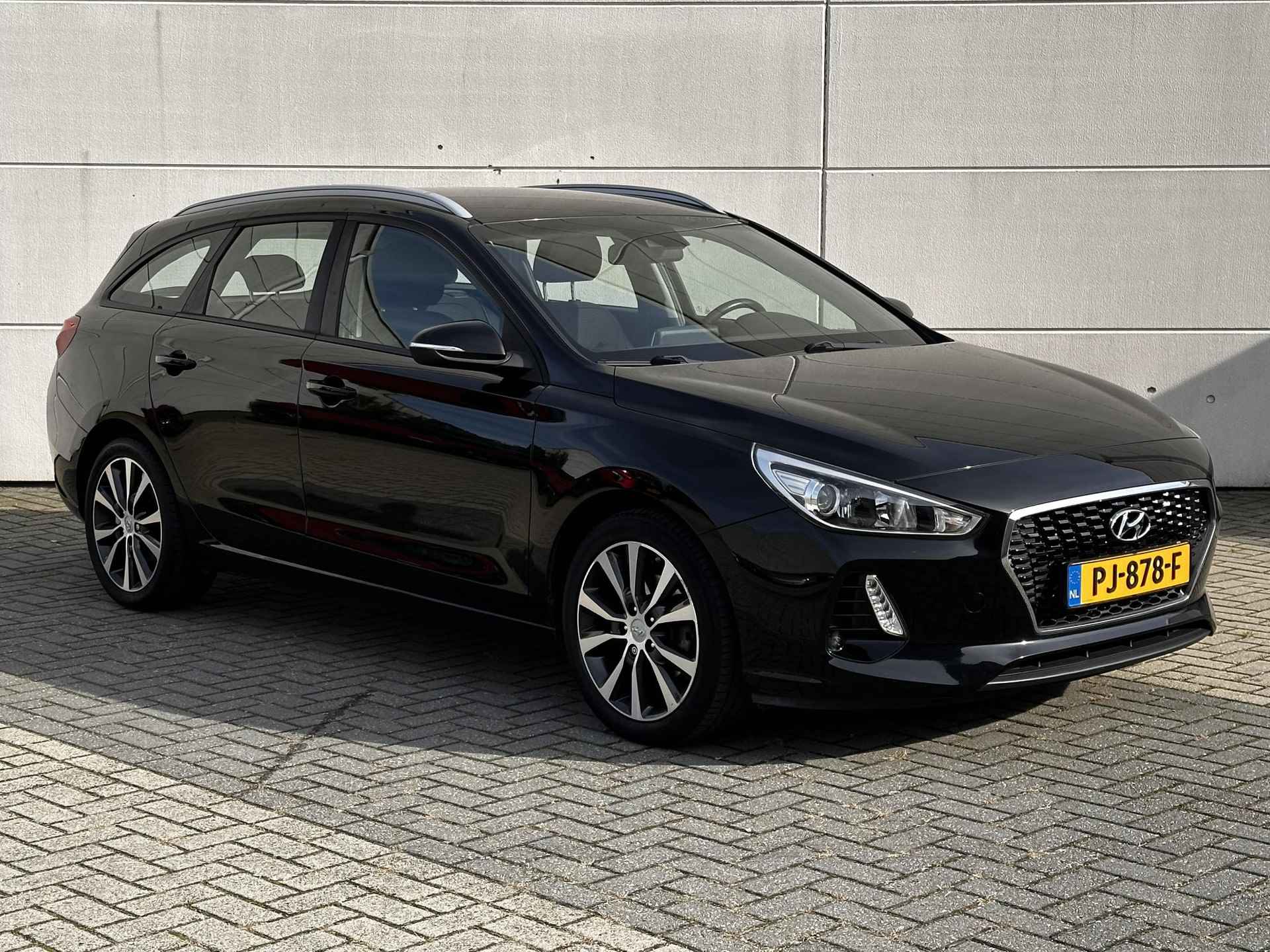 Hyundai i30 Wagon 1.4 T-GDI Comfort / Trekhaak / Climate Control / Navigatie / Apple CarPlay/Android Auto / Achteruitrijcamera / Lichtmetalen velgen / Lichtsensor / - 6/35