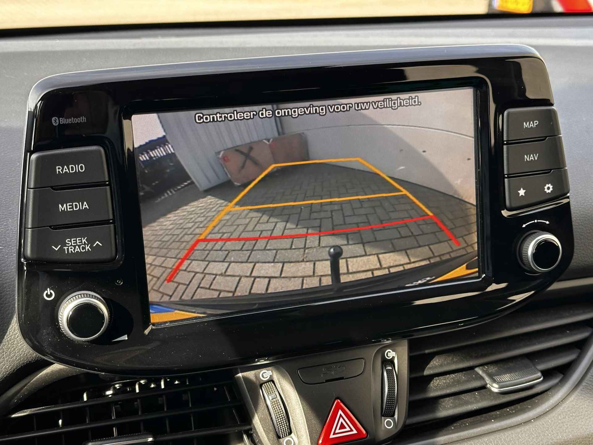 Hyundai i30 Wagon 1.4 T-GDI Comfort / Trekhaak / Climate Control / Navigatie / Apple CarPlay/Android Auto / Achteruitrijcamera / Lichtmetalen velgen / Lichtsensor / - 13/35