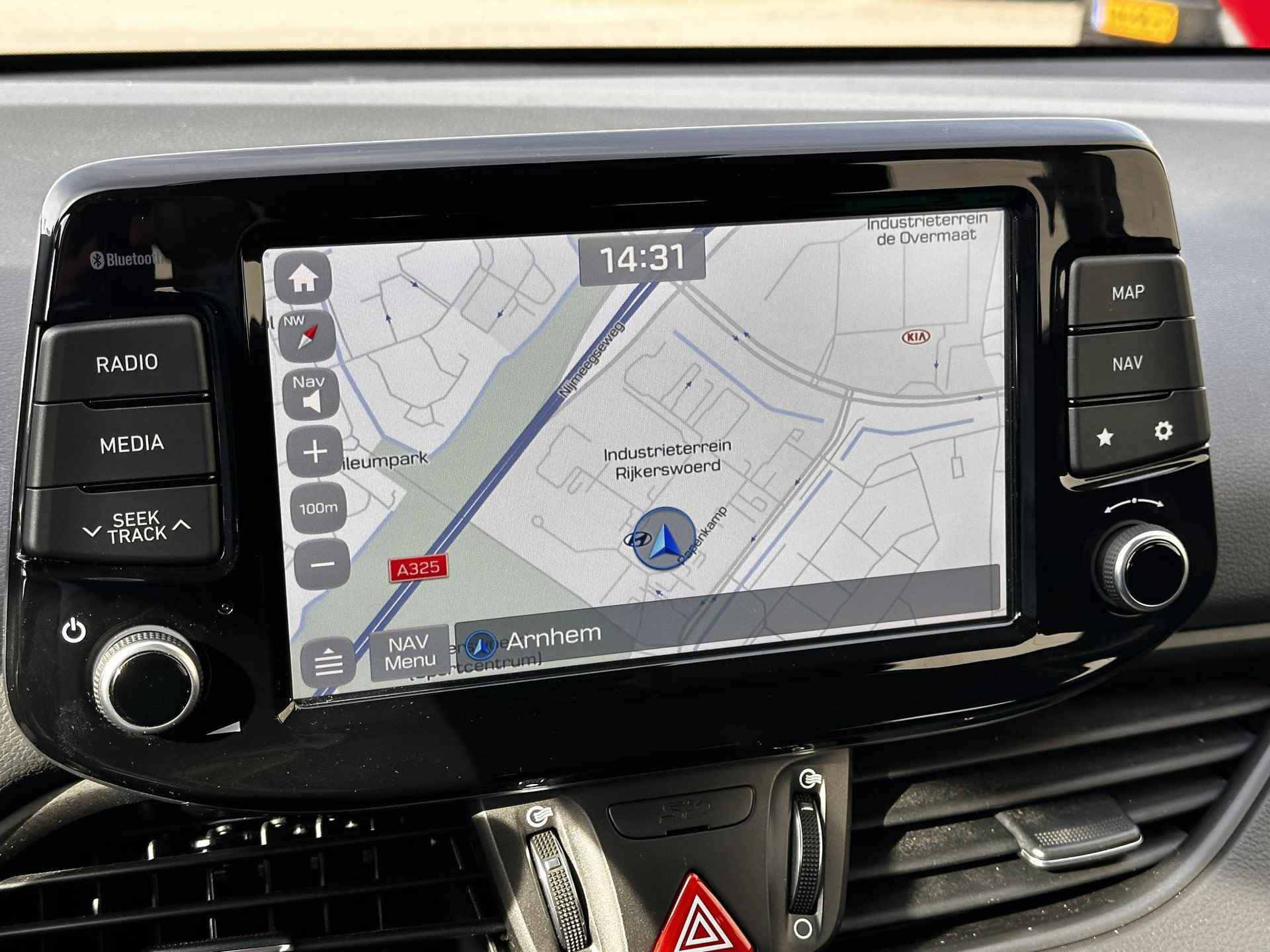 Hyundai i30 Wagon 1.4 T-GDI Comfort / Trekhaak / Climate Control / Navigatie / Apple CarPlay/Android Auto / Achteruitrijcamera / Lichtmetalen velgen / Lichtsensor / - 14/35