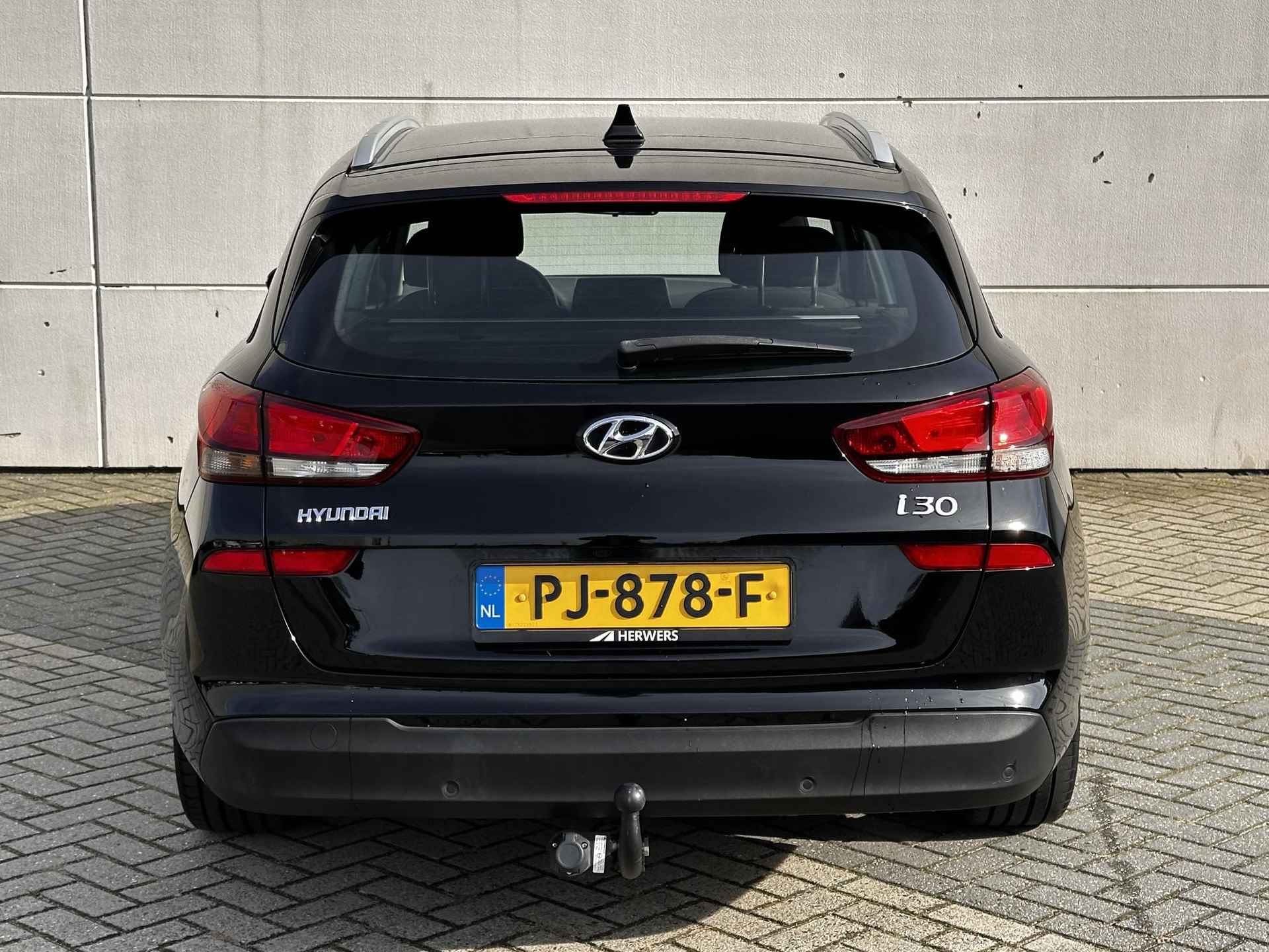 Hyundai i30 Wagon 1.4 T-GDI Comfort / Trekhaak / Climate Control / Navigatie / Apple CarPlay/Android Auto / Achteruitrijcamera / Lichtmetalen velgen / Lichtsensor / - 23/35