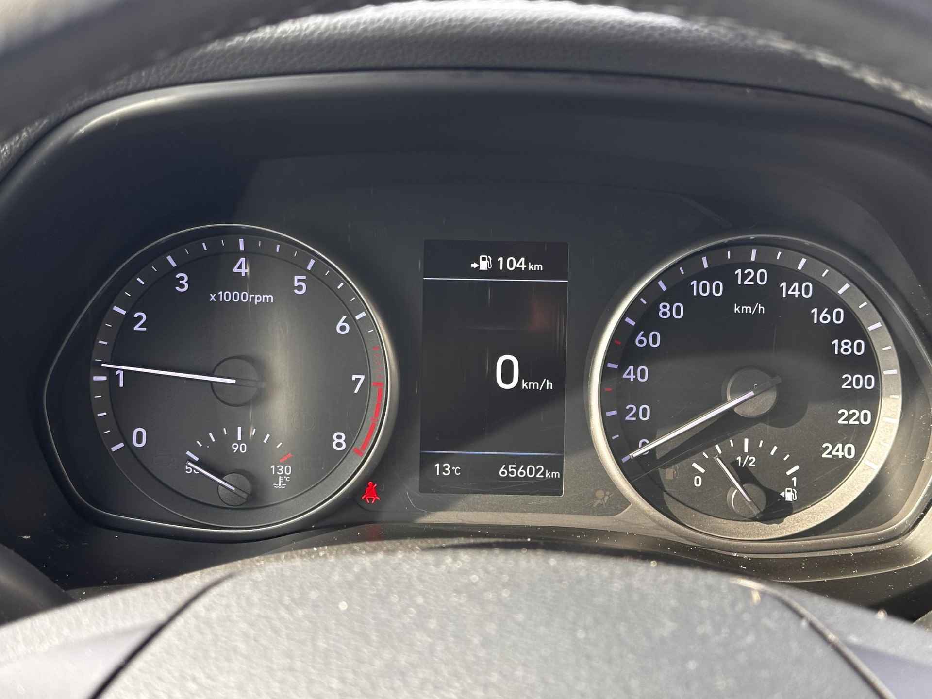 Hyundai i30 Wagon 1.4 T-GDI Comfort / Trekhaak / Climate Control / Navigatie / Apple CarPlay/Android Auto / Achteruitrijcamera / Lichtmetalen velgen / Lichtsensor / - 33/35