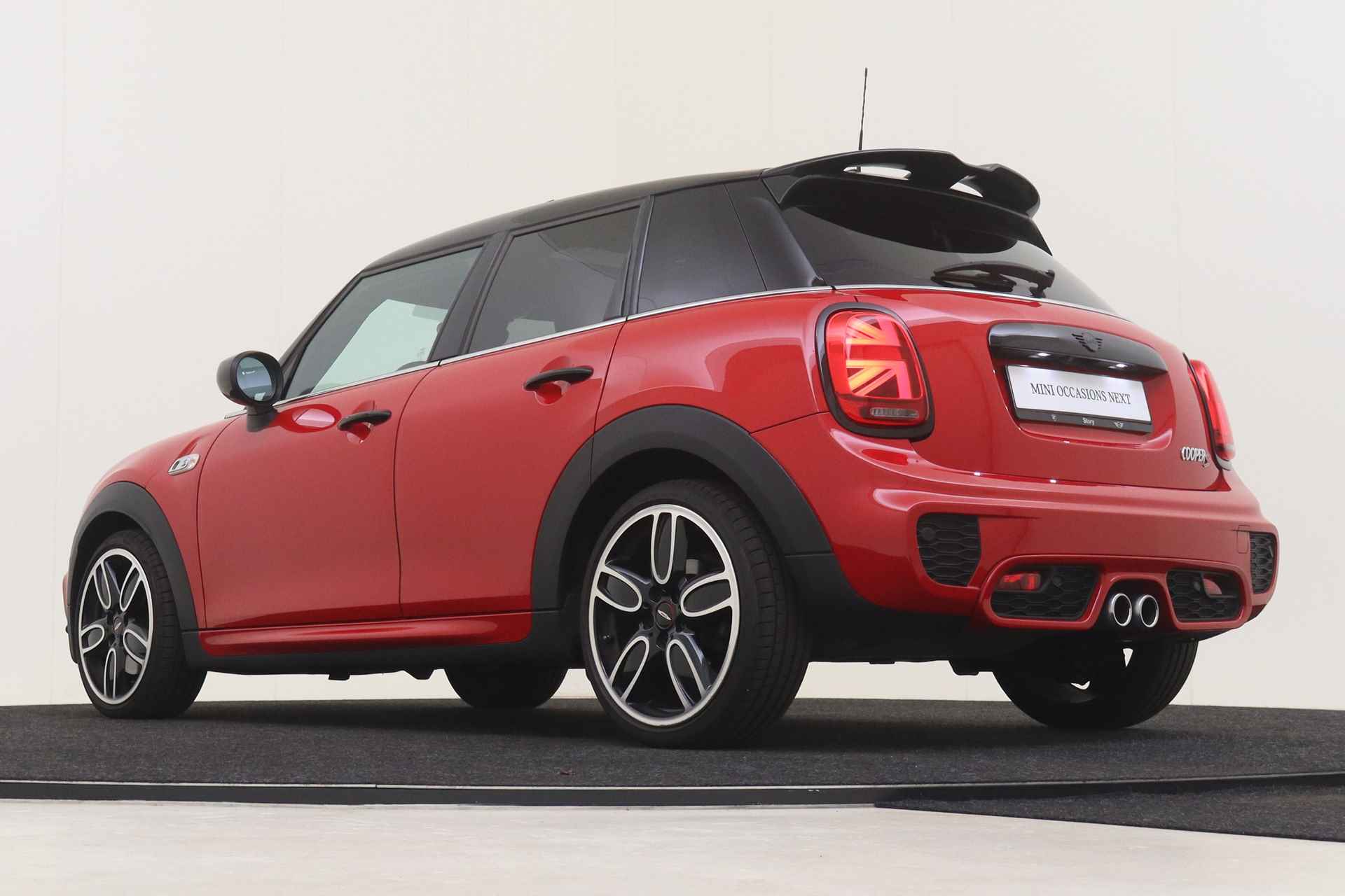 MINI Hatchback Cooper S Pepper Automaat / JCW Pakket / Panoramadak / Achteruitrijcamera / JCW Sportstoelen / Adaptieve LED / Park Assistant / Stoelverwarming - 12/61