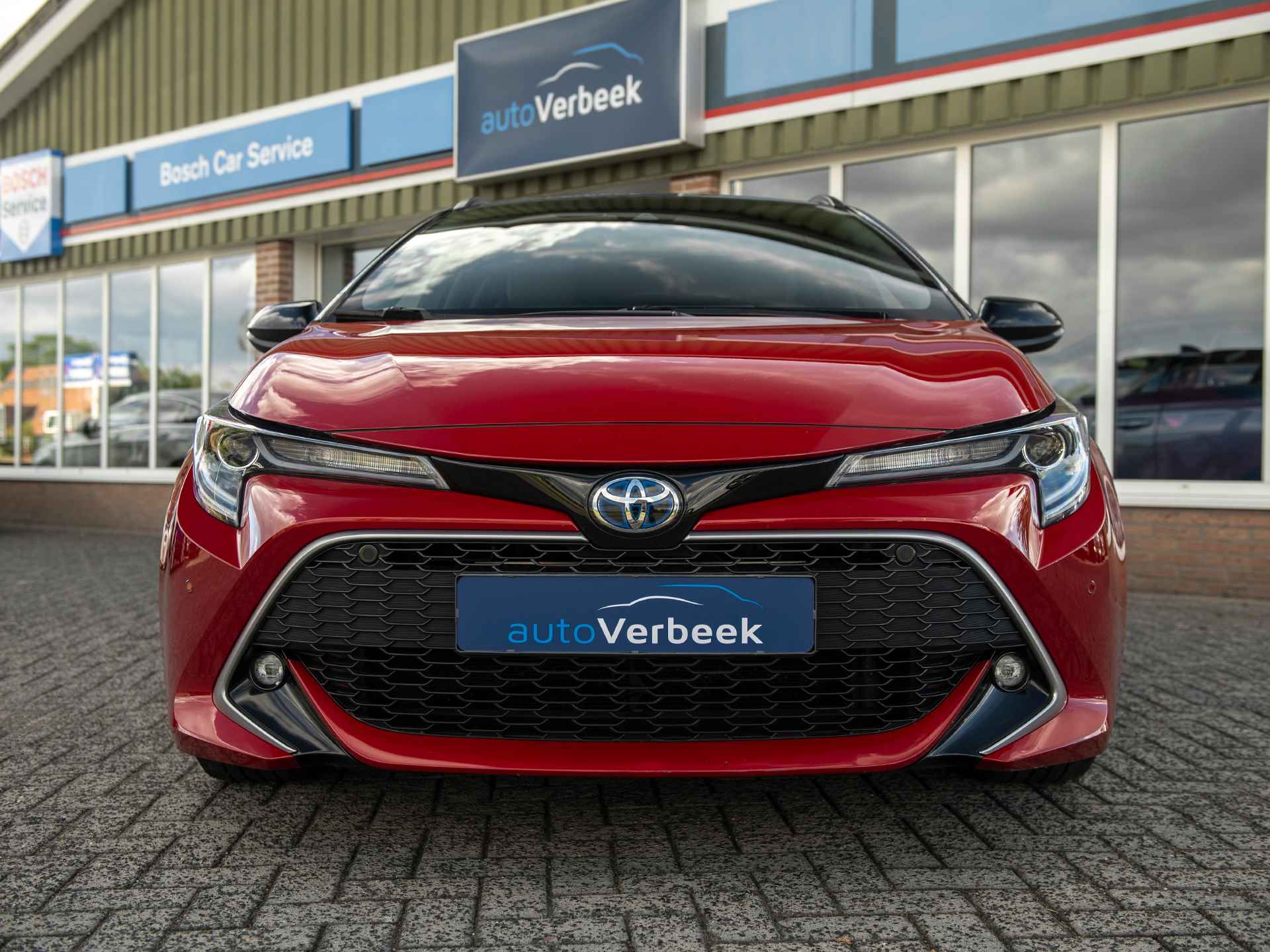 Toyota Corolla Touring Sports 1.8 Hybrid Executive | Navi | LED | Head-up | Achteruitrijcamera | Stoelverwarming | Adaptive Cruise Control | DAB | Park Assist | Keyless | Zwart dak - 15/50