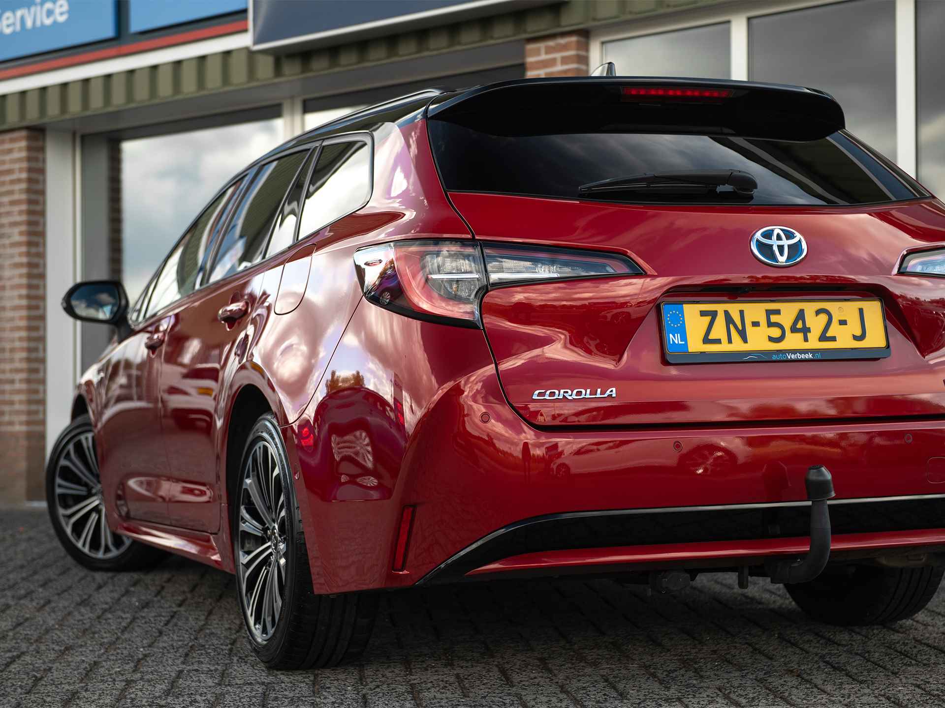 Toyota Corolla Touring Sports 1.8 Hybrid Executive | Navi | LED | Head-up | Achteruitrijcamera | Stoelverwarming | Adaptive Cruise Control | DAB | Park Assist | Keyless | Zwart dak - 37/50