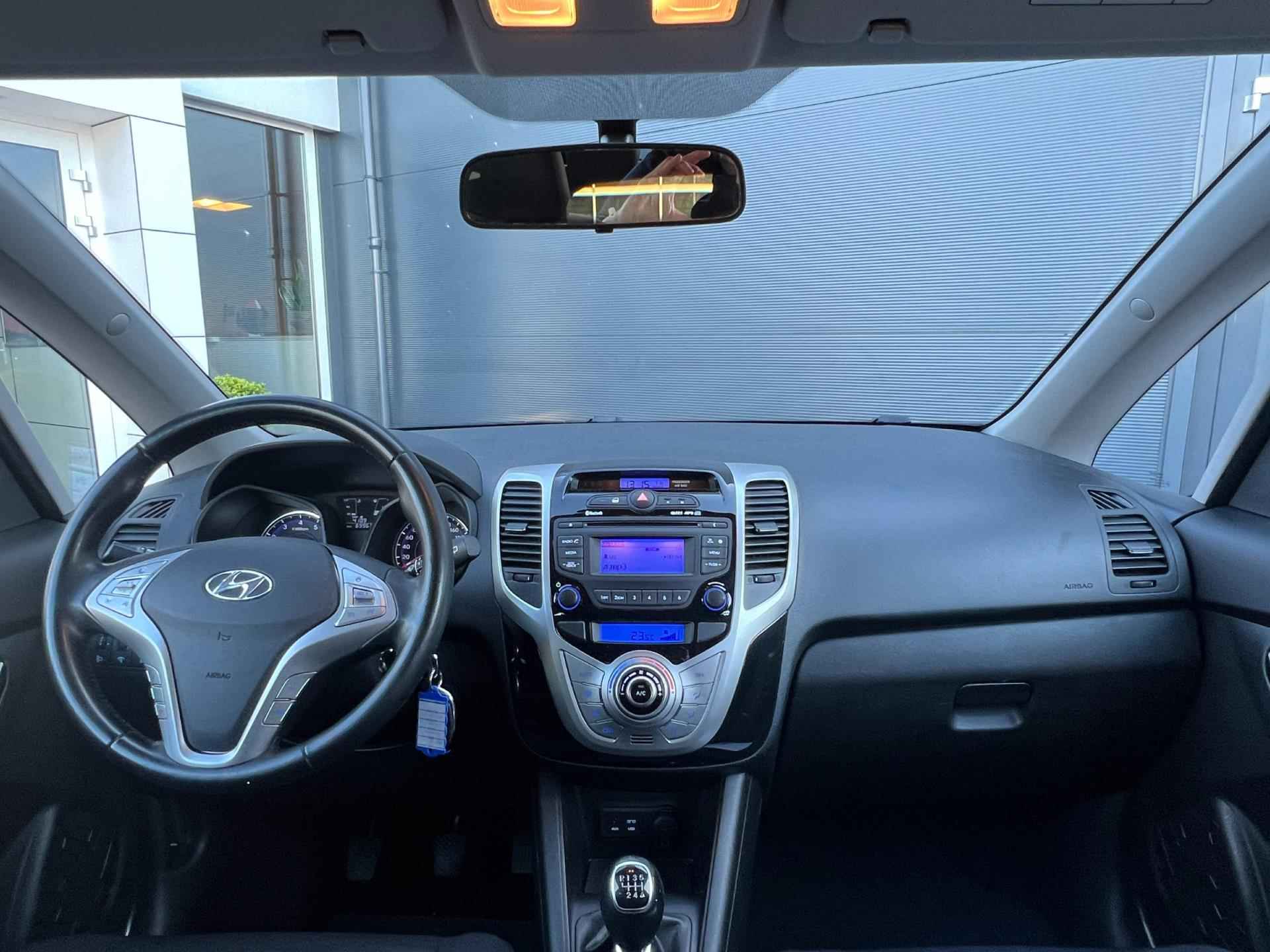Hyundai Ix20 1.6i Go! | Parkeersensoren | 1300kg trekgewicht | Automatische airco | - 21/26