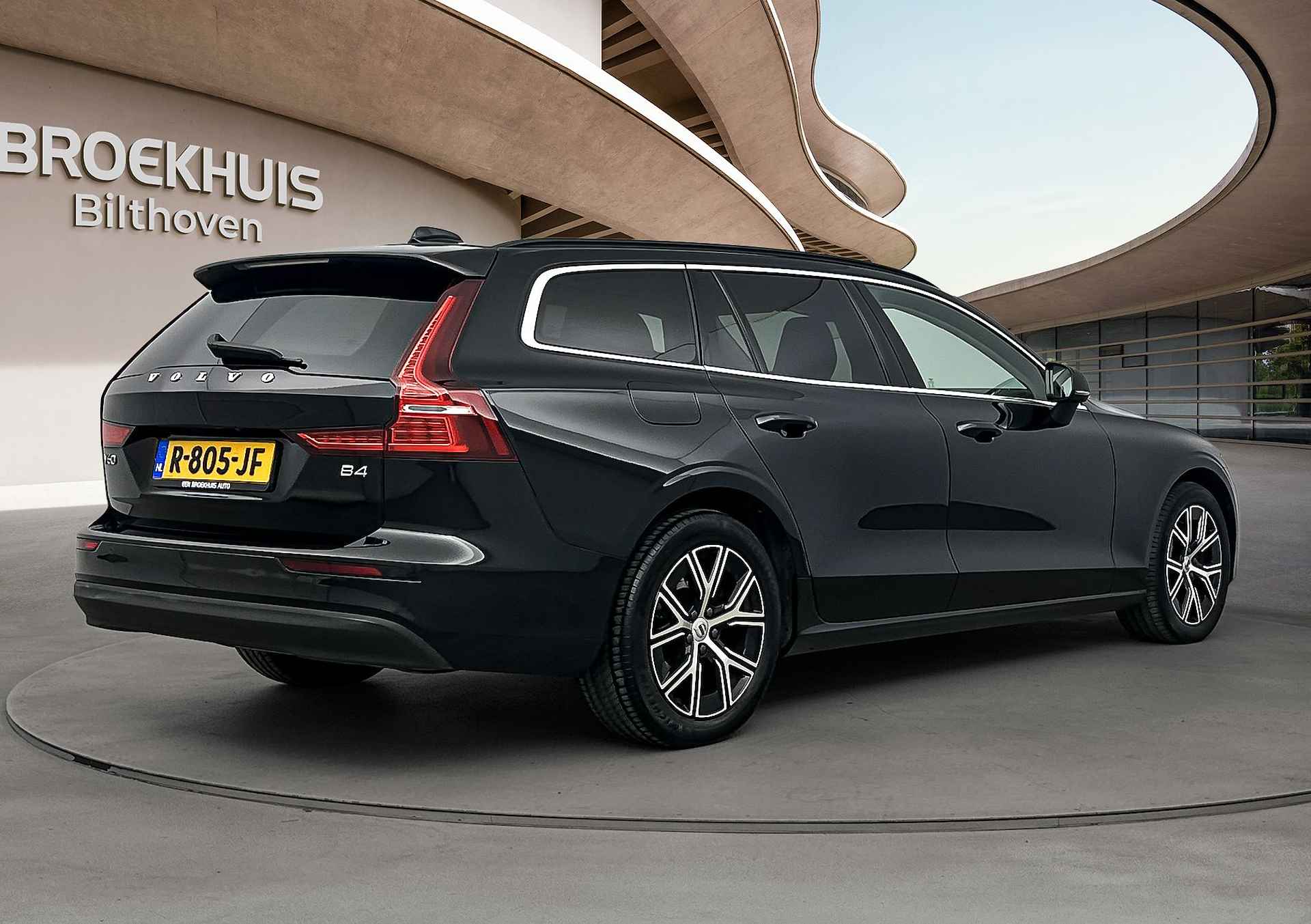 Volvo V60 B4 Core | Lederen bekleding | Stoel + Stuurverw. | Trekhaak | PDC + Camera | Trekhaak | Extra getint glas | - 4/29