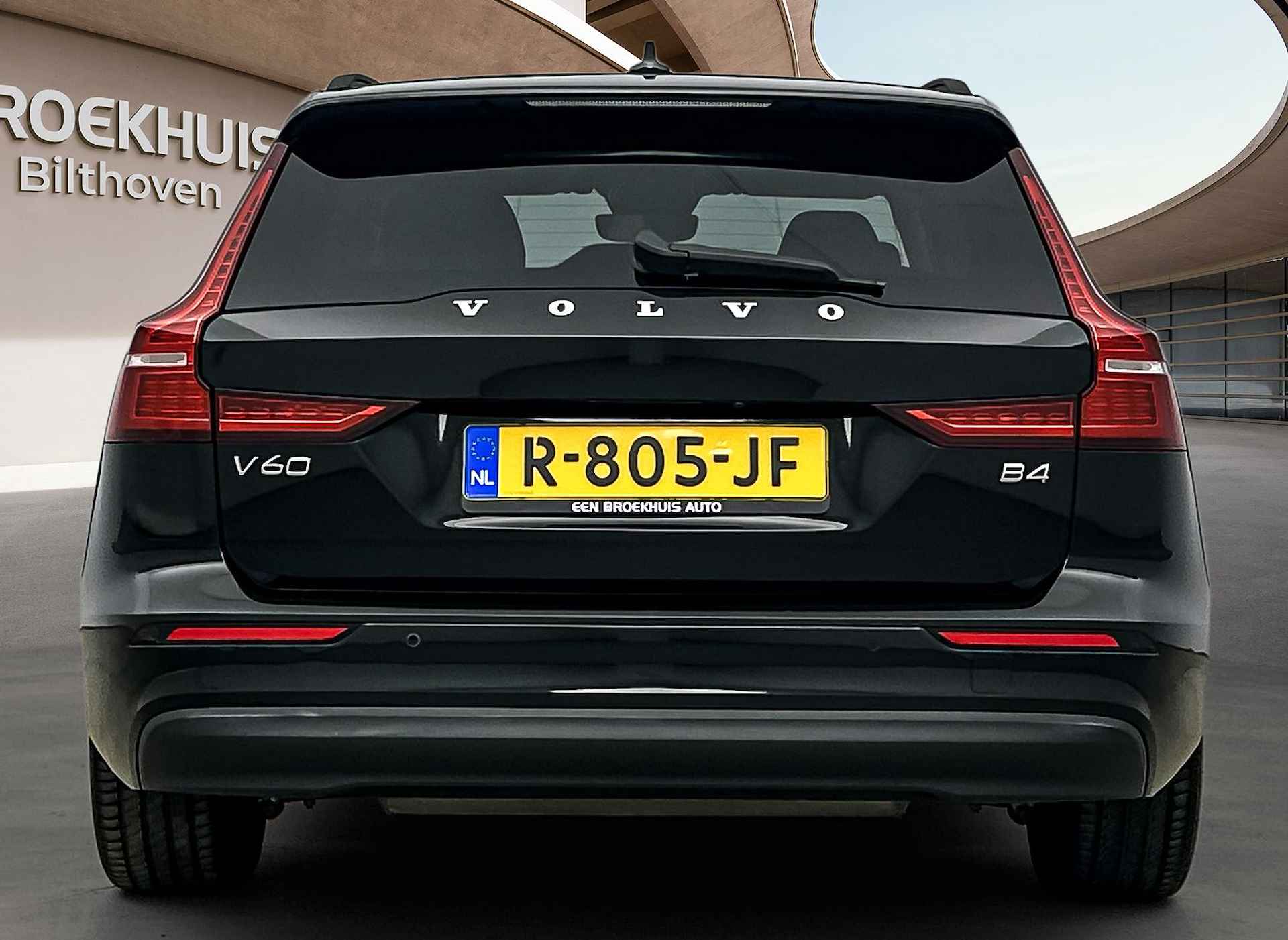 Volvo V60 B4 Core | Lederen bekleding | Stoel + Stuurverw. | Trekhaak | PDC + Camera | Trekhaak | Extra getint glas | - 7/29