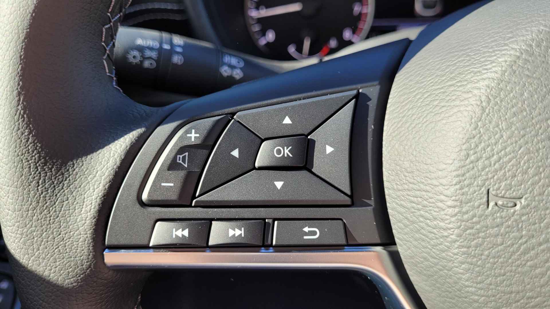 Nissan Juke 1.0 DIG-T N-Design | Camera | PDC voor+achter | Climate Control | Full-Map Navigatie | Apple Carplay & Android Auto | 19" LMV | Betreft nieuw te bestellen! - 16/28