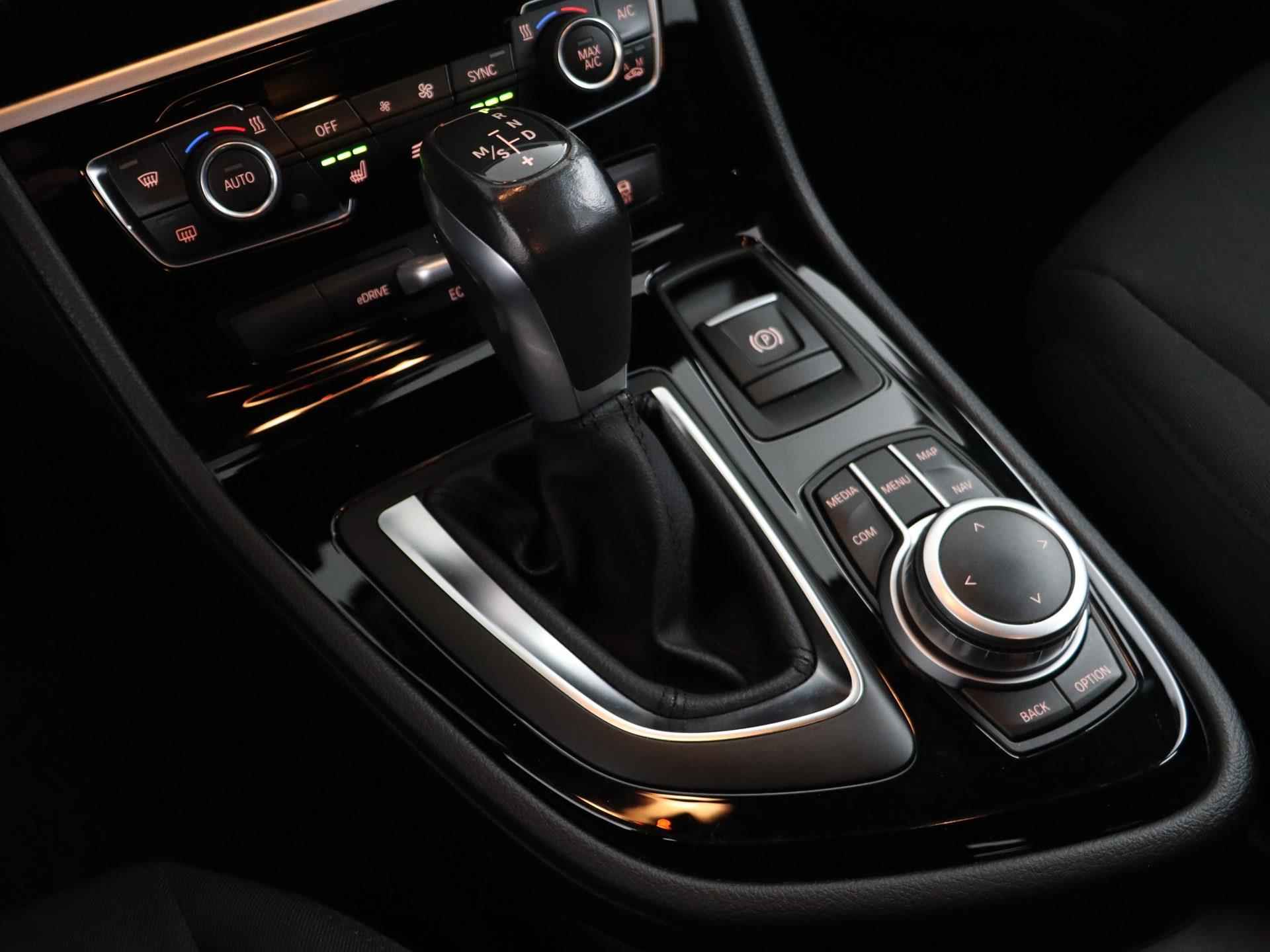 BMW 2-serie Active Tourer 225xe iPerformance eDrive Edition | Navigatie | Cruise control | - 25/30