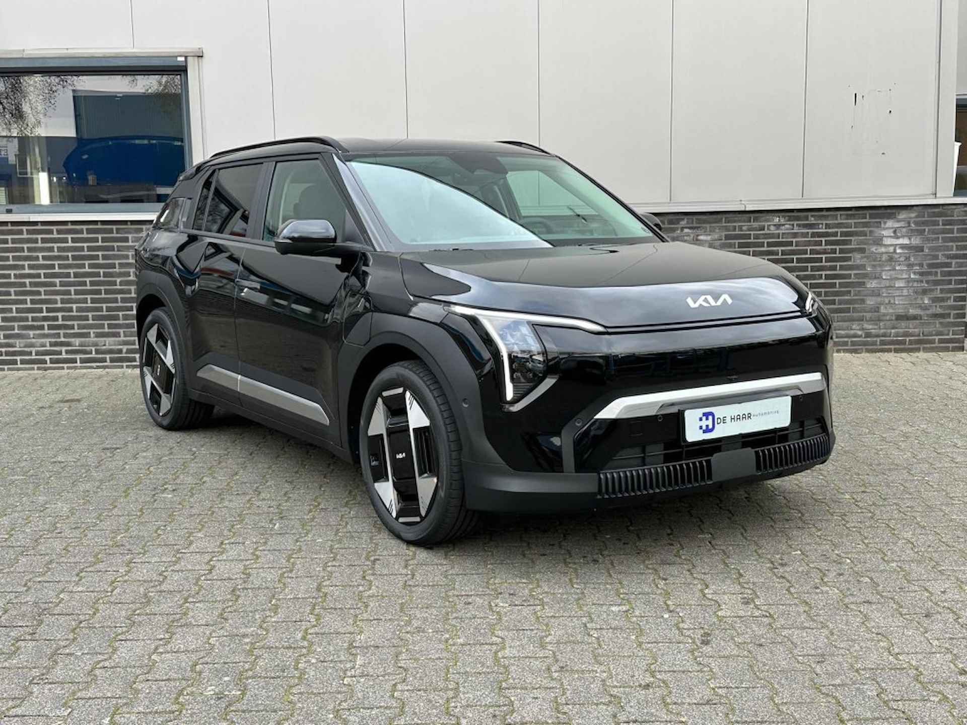 KIA Ev3 Earth 81,4 kWh - DIRECT leverbaar - Elektr. Achterklep - LED - 10/25