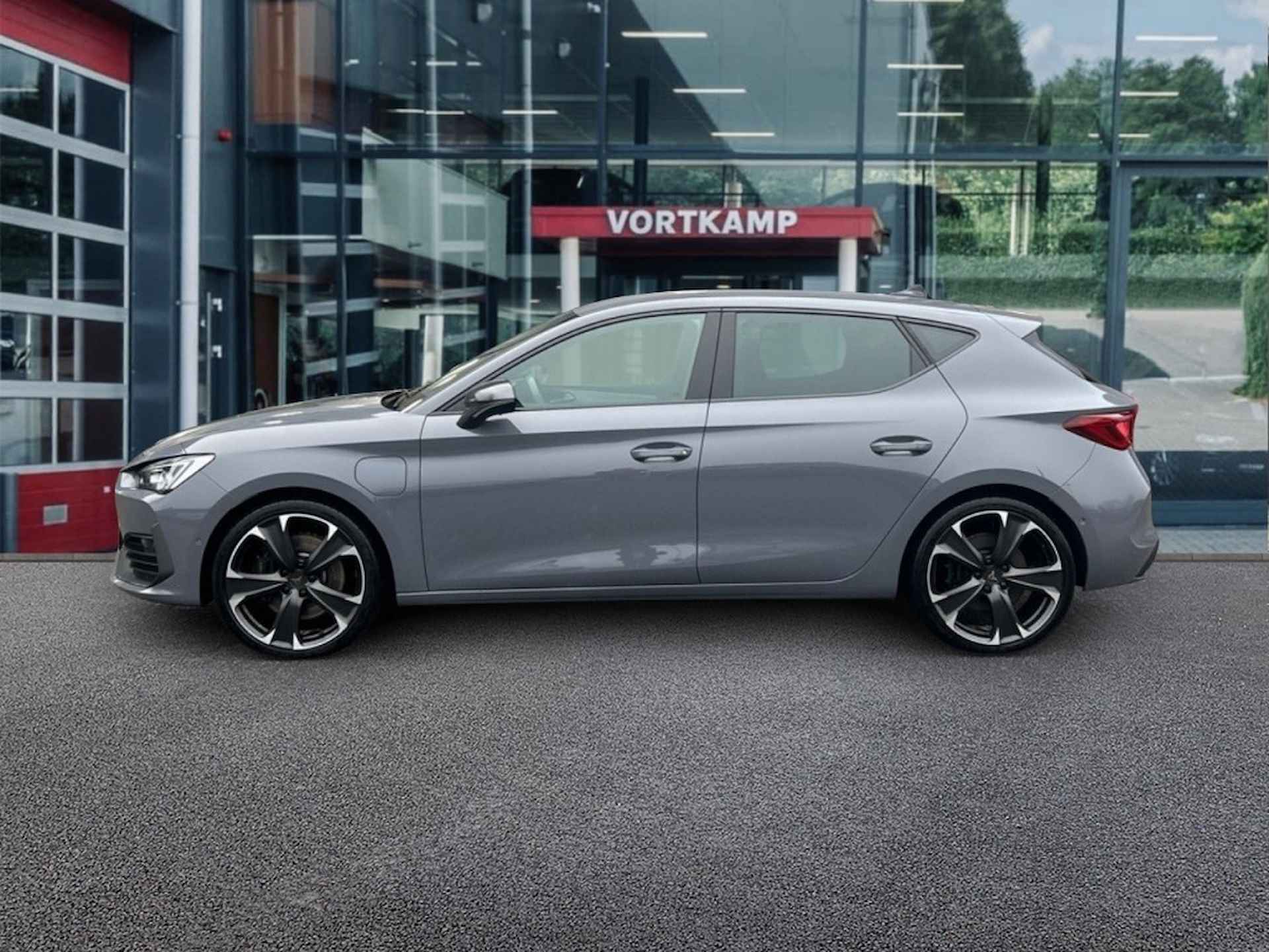 CUPRA Leon 1.4 TSI DSG VZ E-HYBRID SPORT-STUUR/CAMERA/NAVI/ACC/CARPLAY/STOE - 8/23