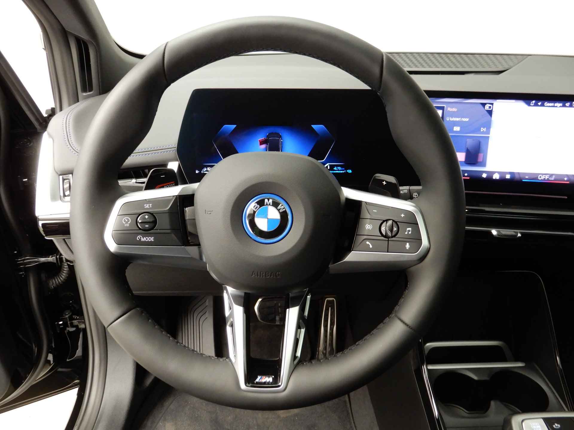BMW 2 Serie Active Tourer 225e xDrive M-Sportpakket / LED / Navigatie / Trekhaak / Schuifdak / Keyles go / Sportstoelen / DAB / Harman-kardon sound / Alu 19 inch - 11/39
